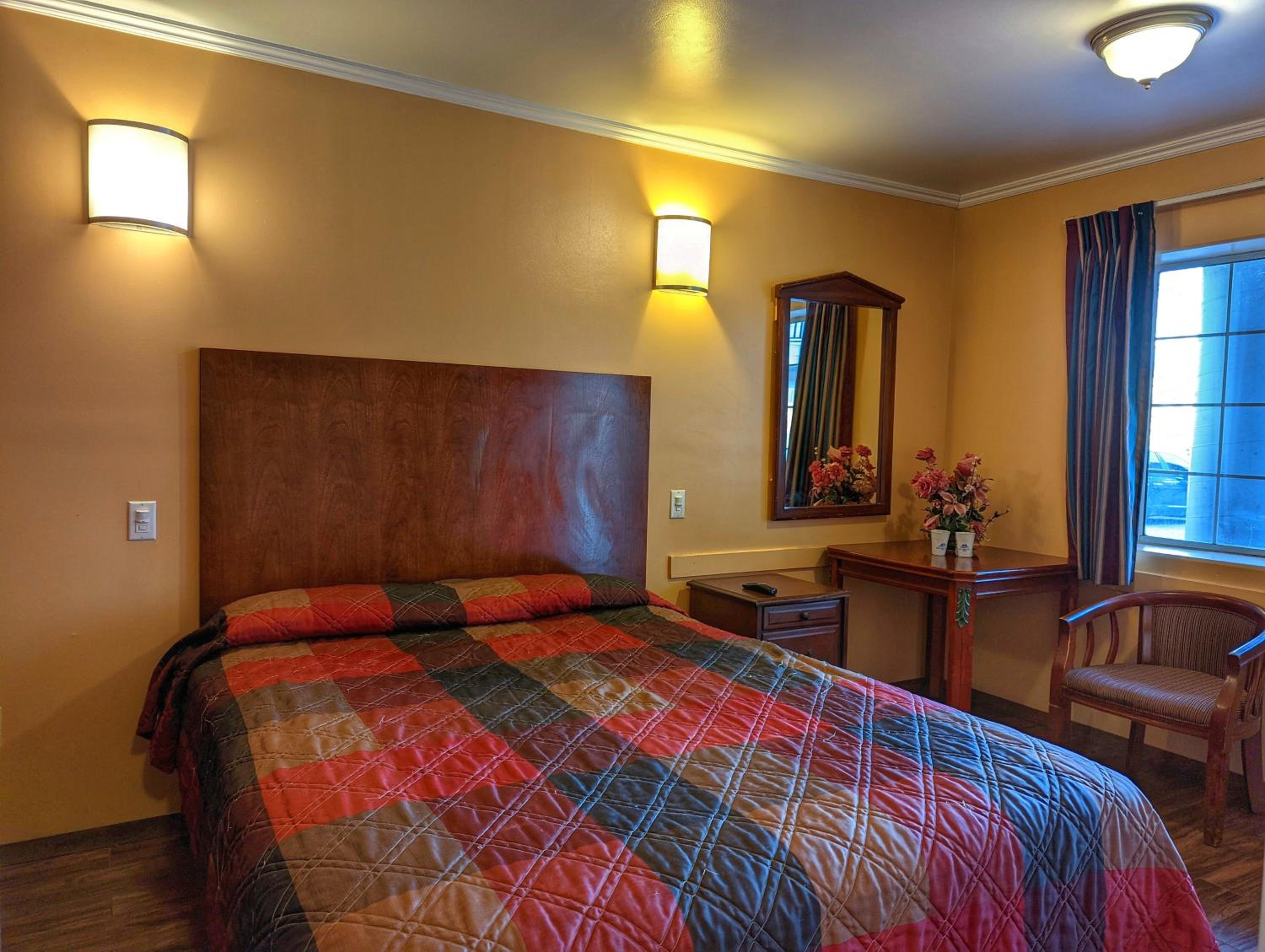 Americas Best Value Inn Oxnard-Port Hueneme - Property Image 15