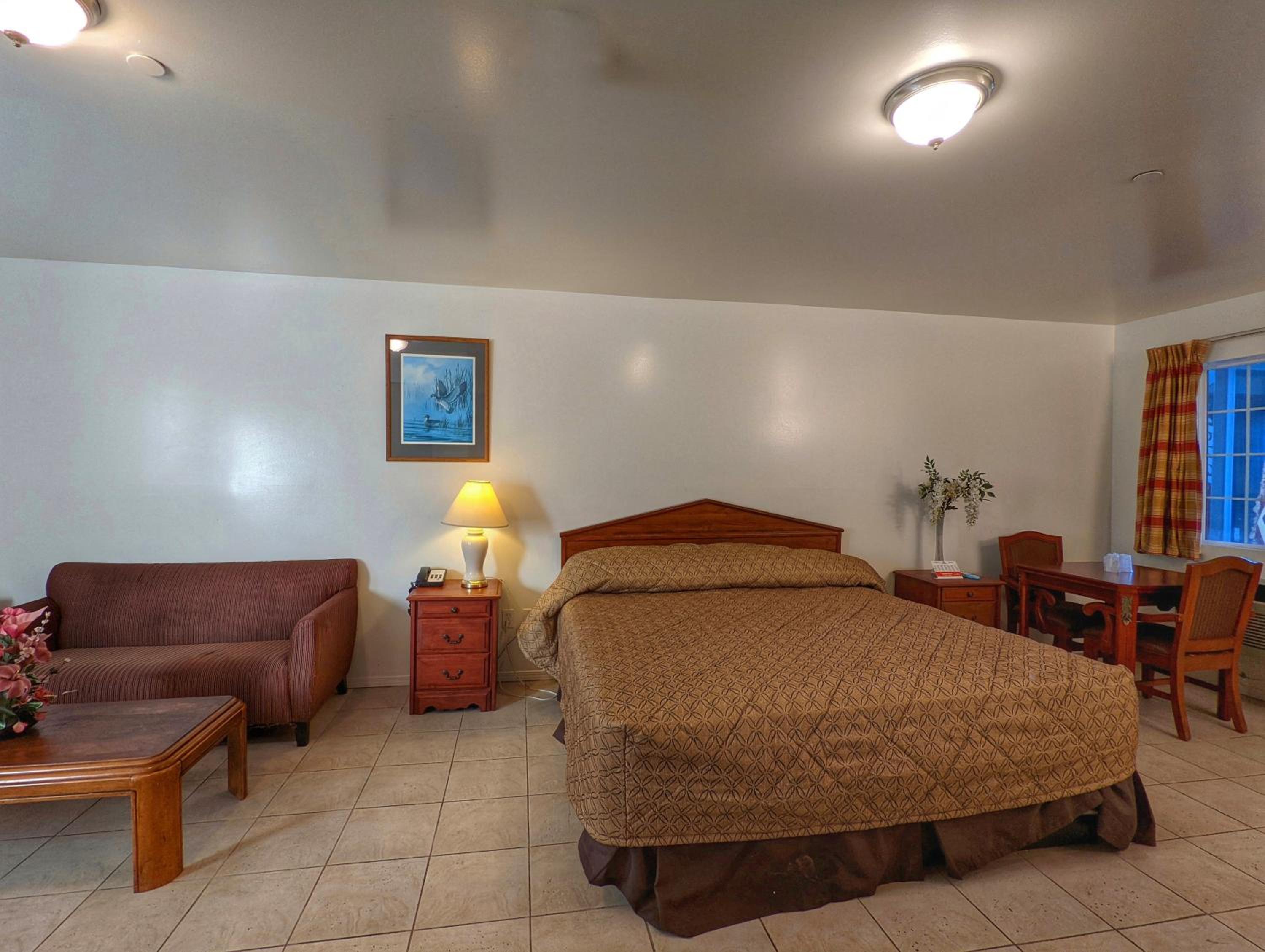 Americas Best Value Inn Oxnard-Port Hueneme - Property Image 9