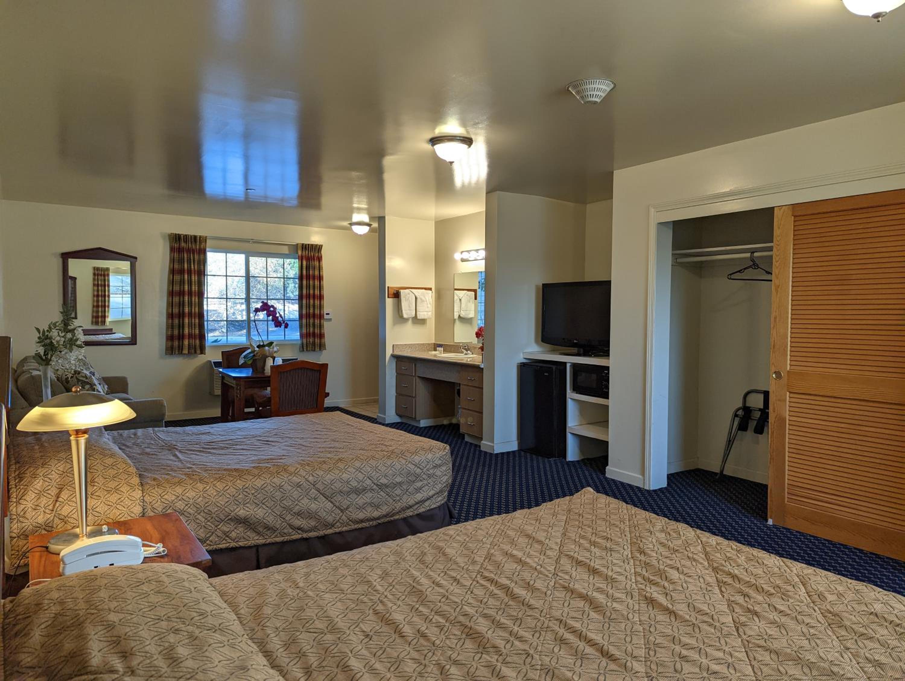Americas Best Value Inn Oxnard-Port Hueneme - Property Image 40