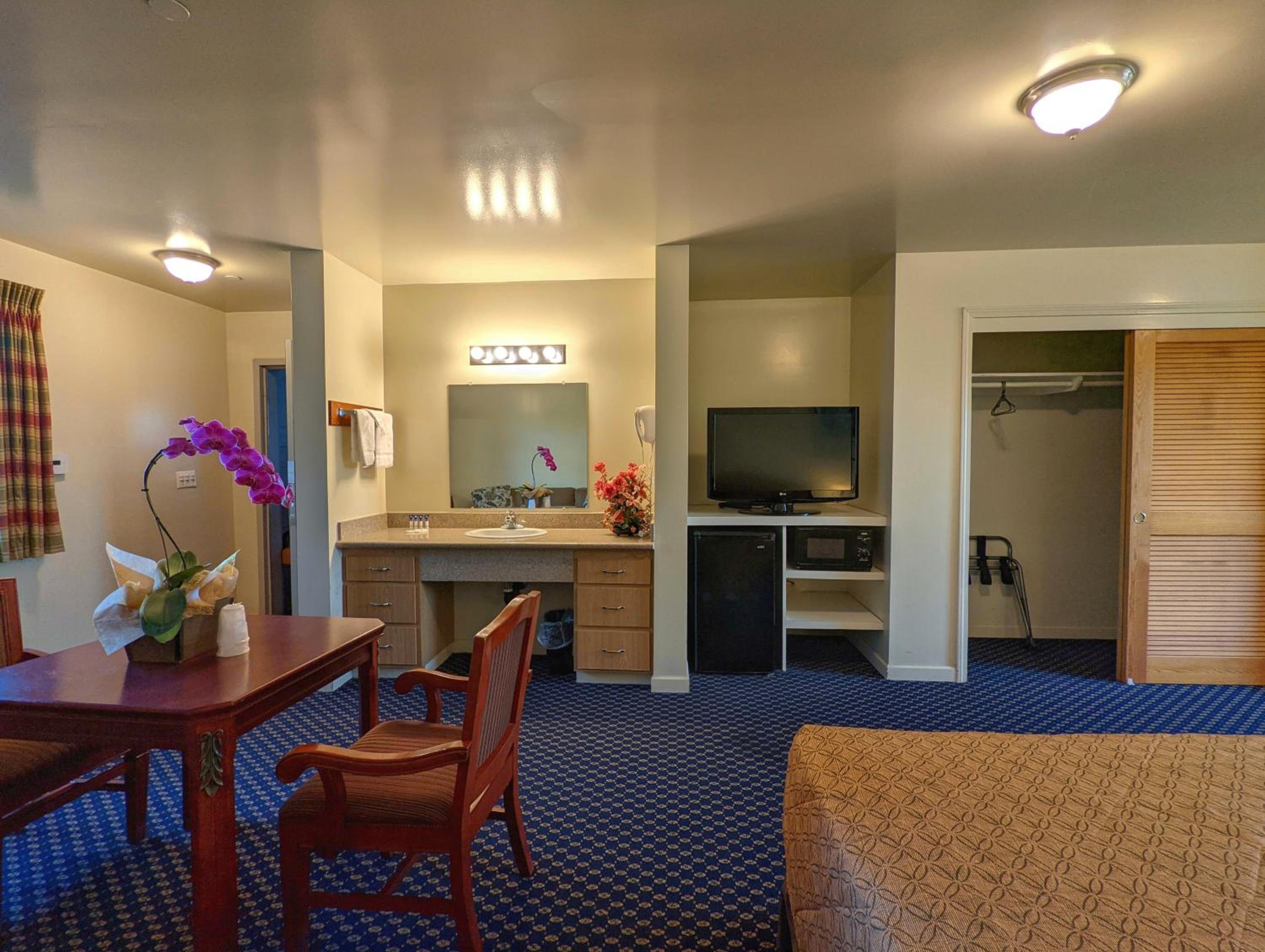 Americas Best Value Inn Oxnard-Port Hueneme - Property Image 3