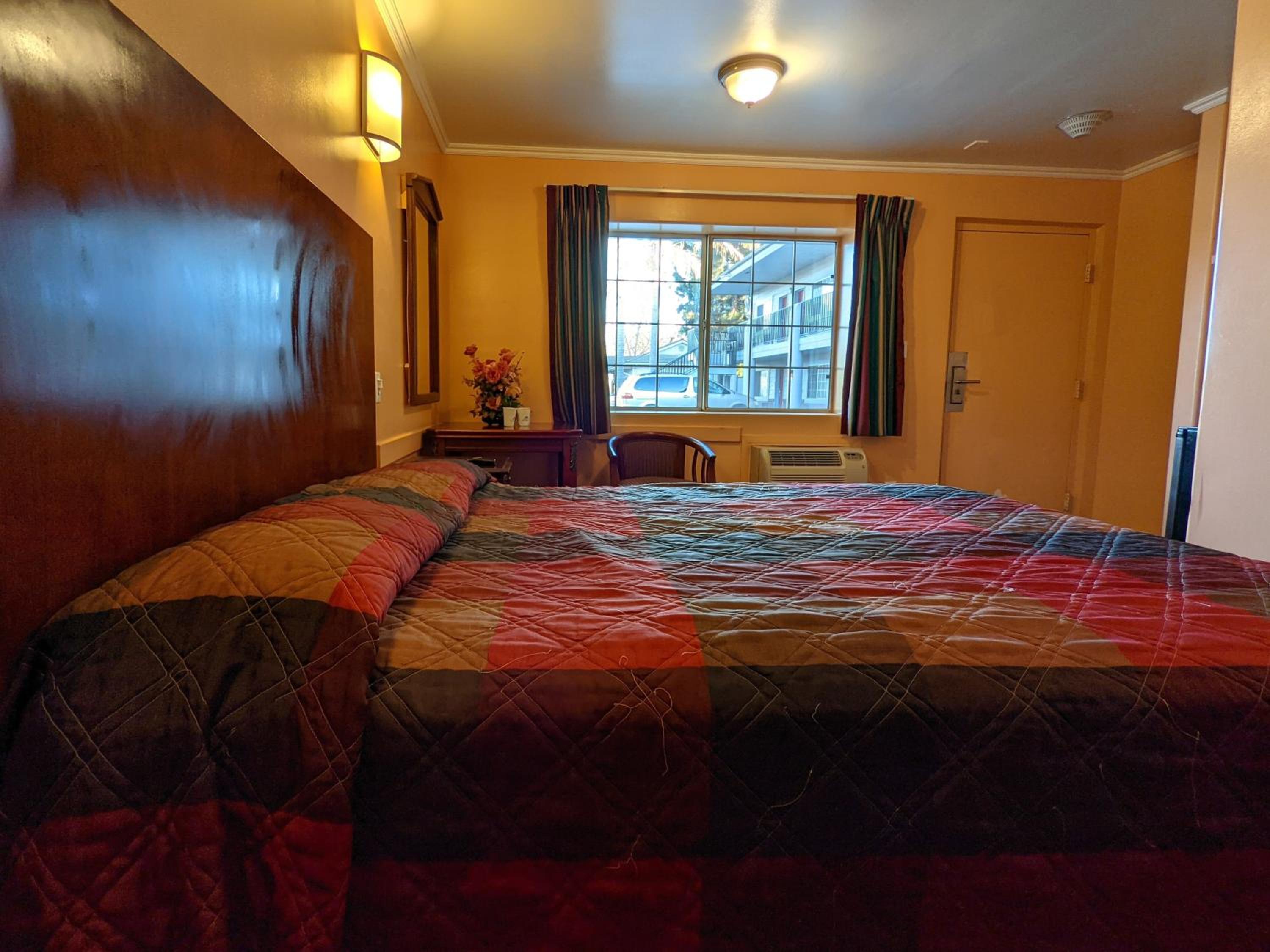Americas Best Value Inn Oxnard-Port Hueneme - Property Image 18