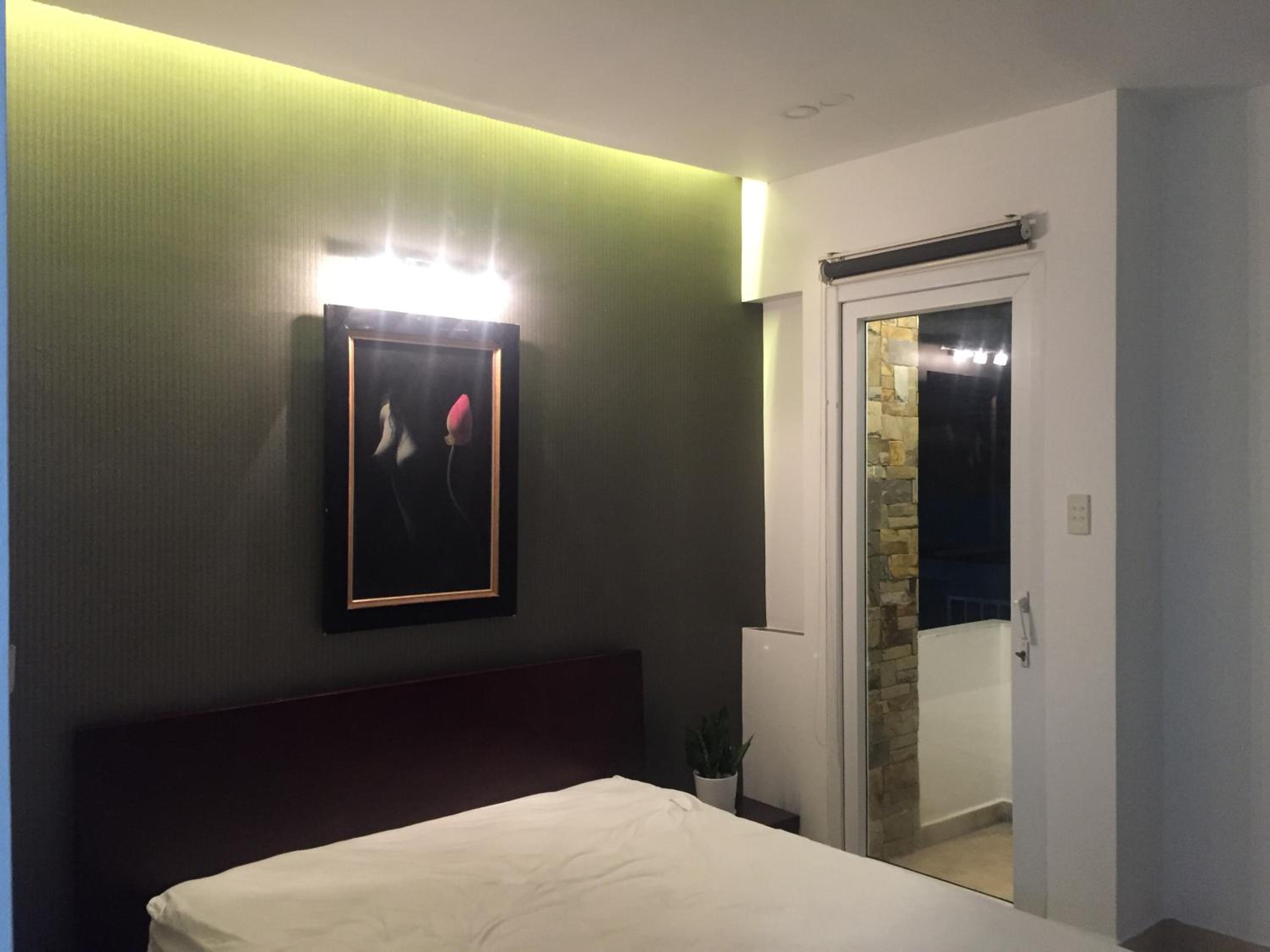 LUXURY HOMSTAY