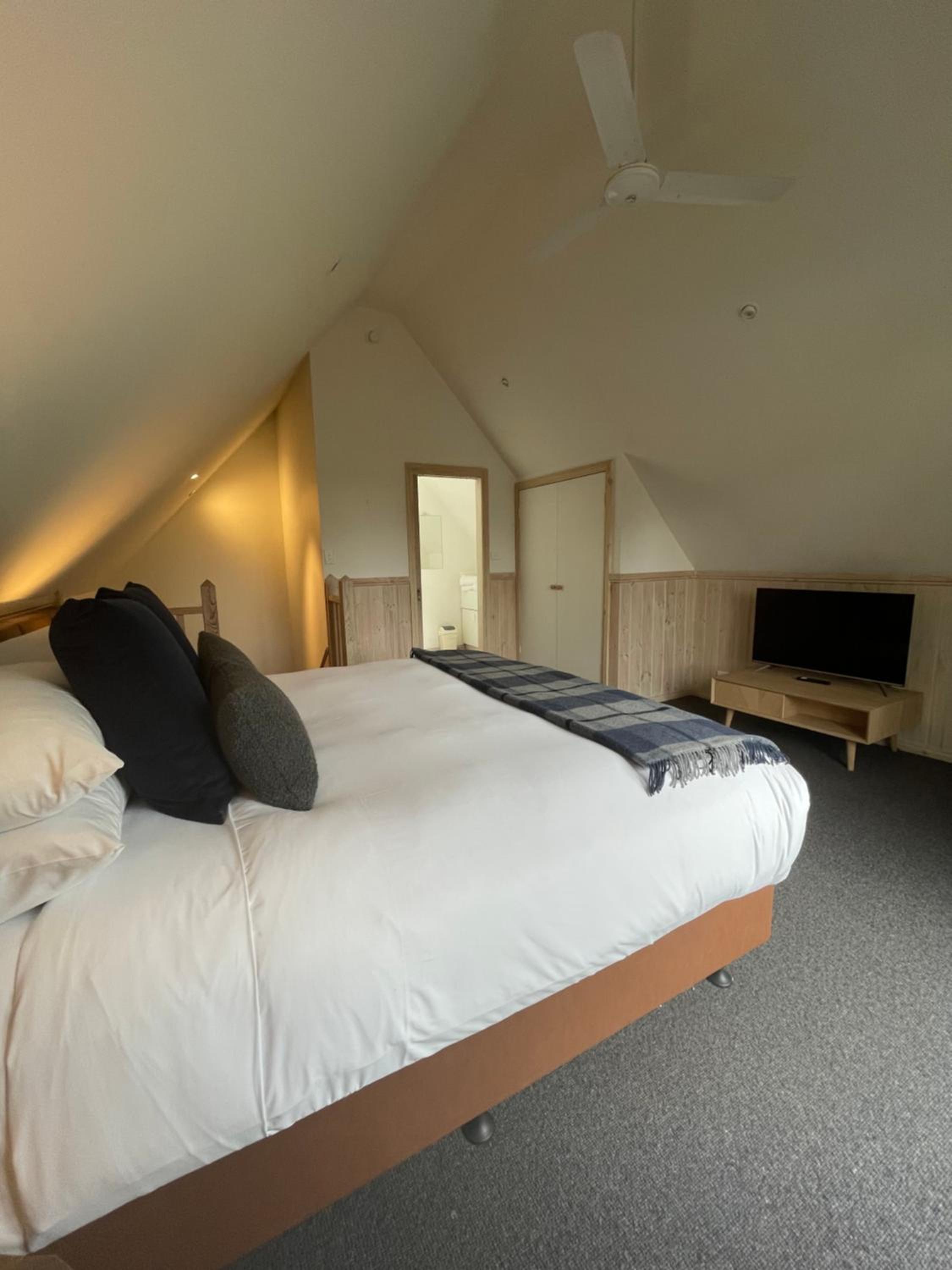 Little Chalet Daylesford view 3