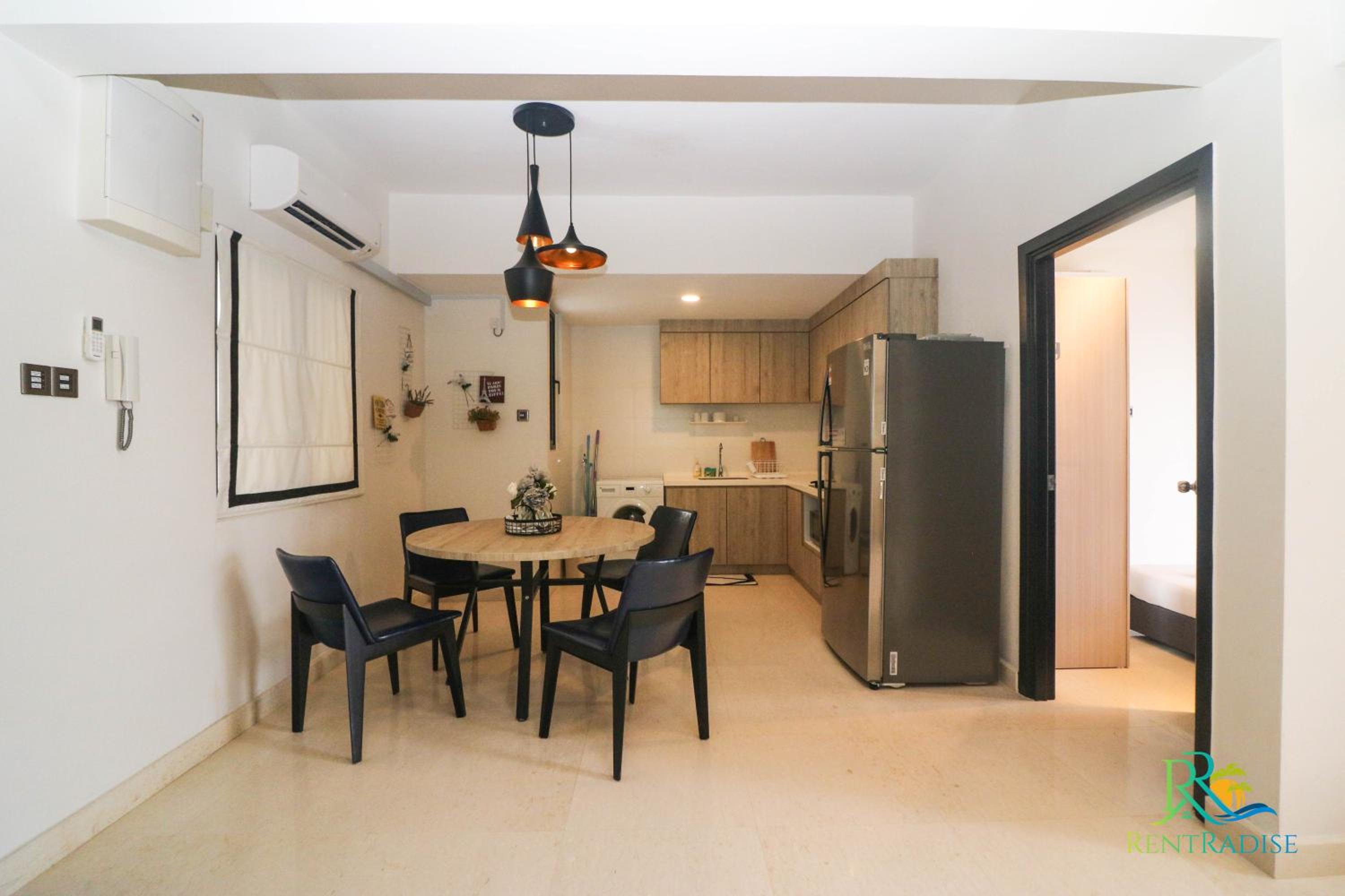 VSummer Suites by RR JBcity