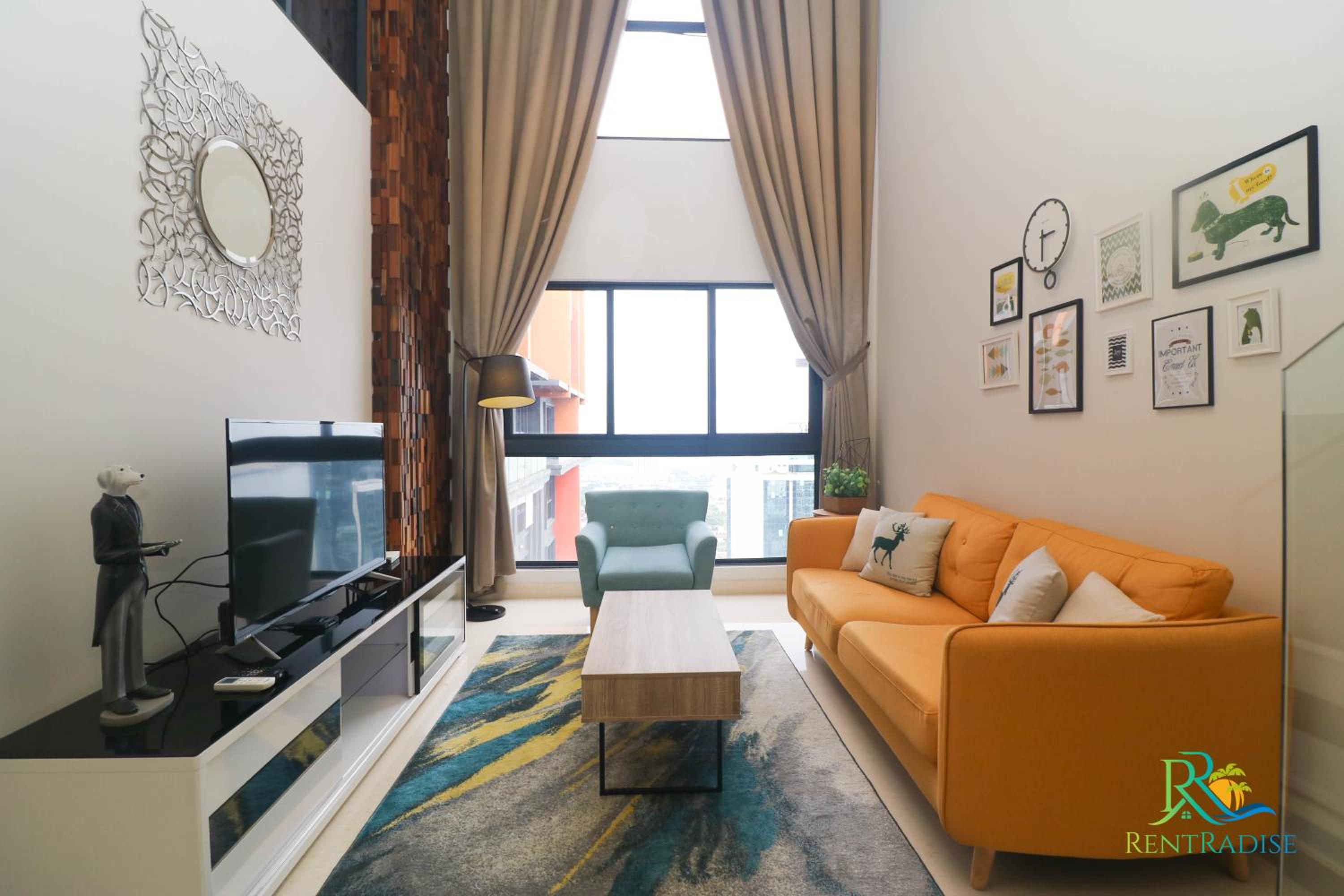 VSummer Suites by RR JBcity