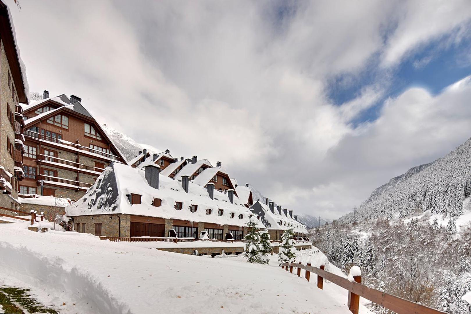 Val de Ruda Luxe 67 by FeelFree Rentals view 5