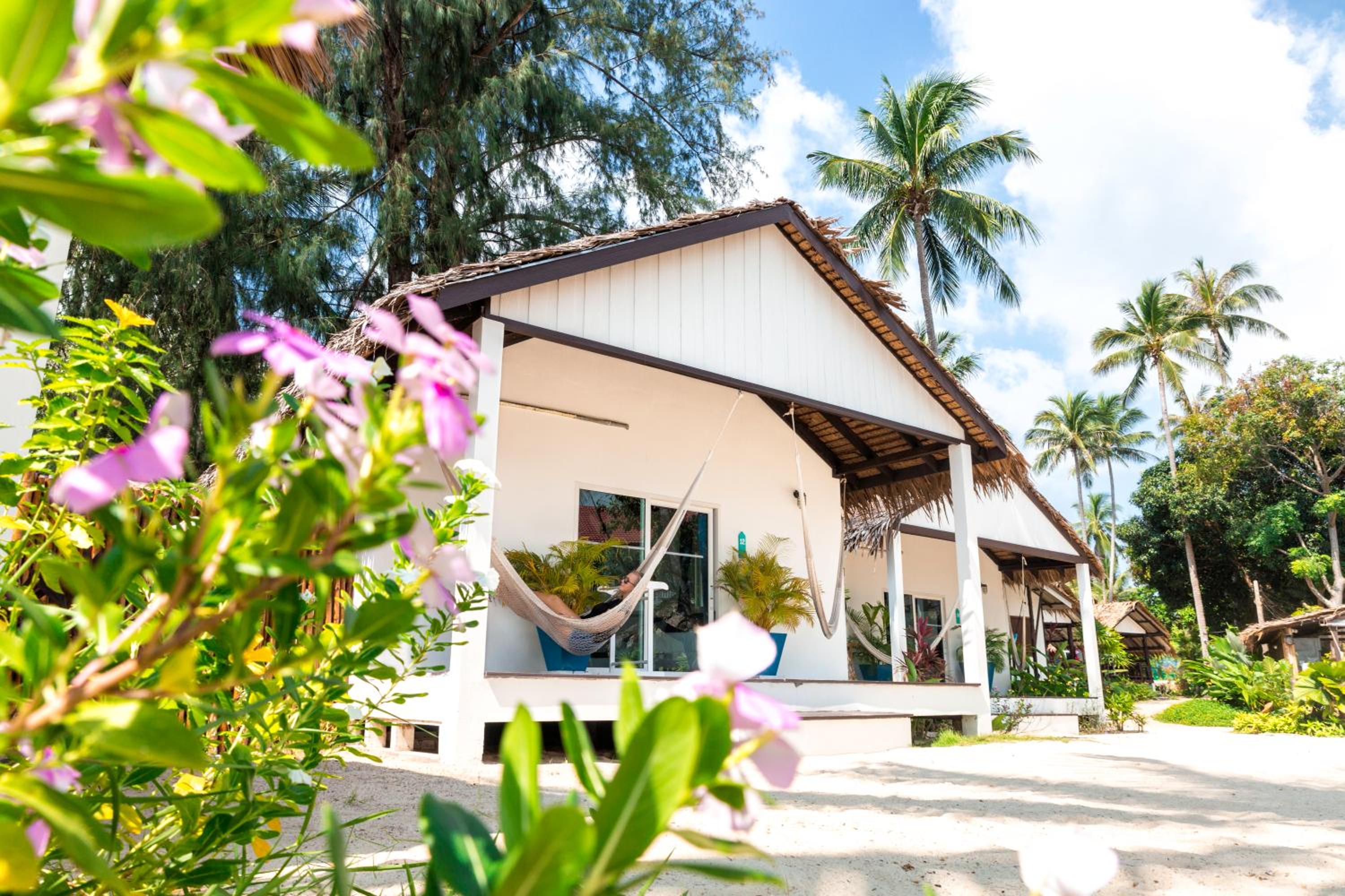 Hotel Sarana Bungalows - Image 1