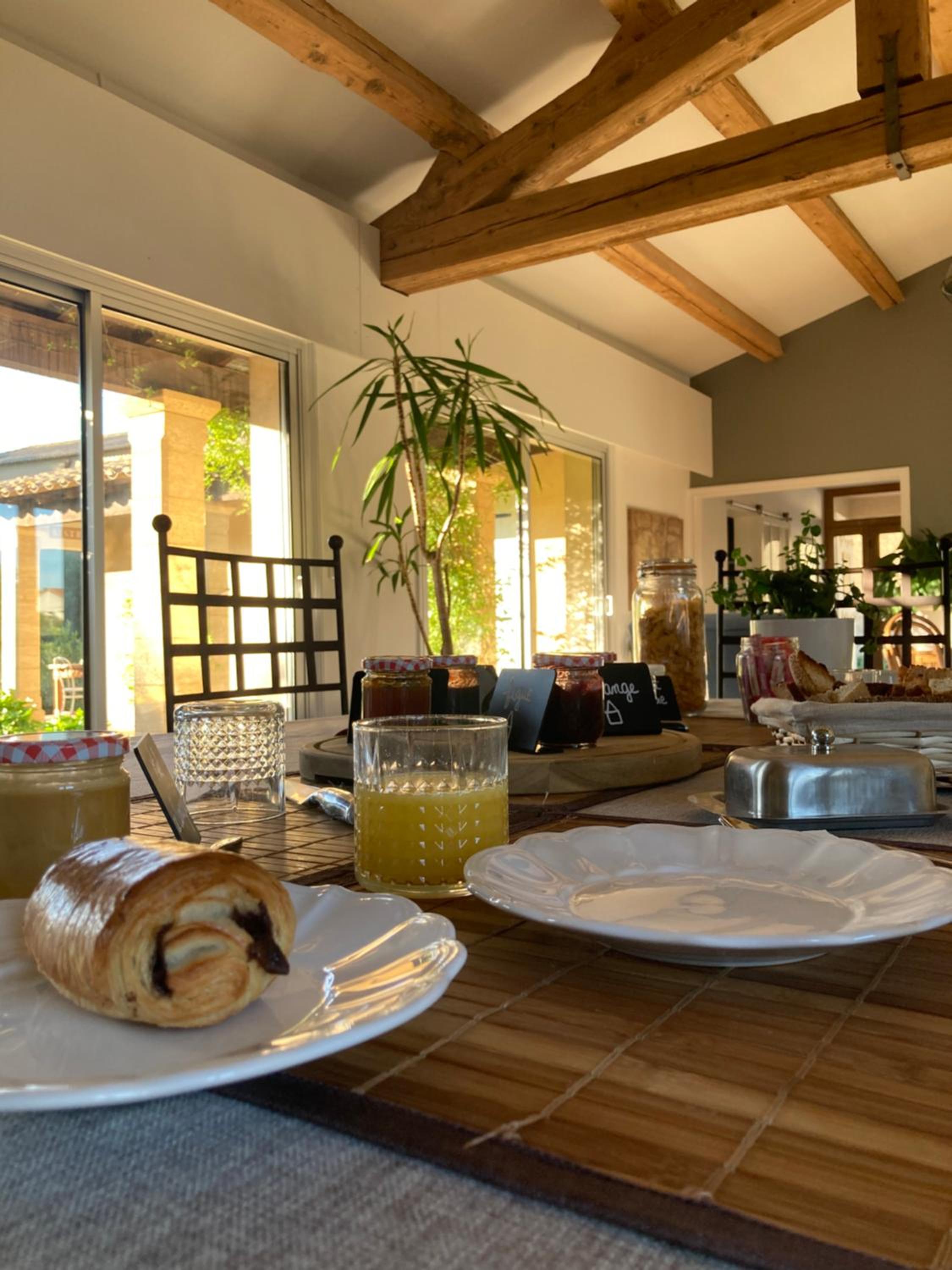 Le Patio, chambres d hôtes pour adultes en Camargue, possibilité de naturisme à la piscine,, photo 24