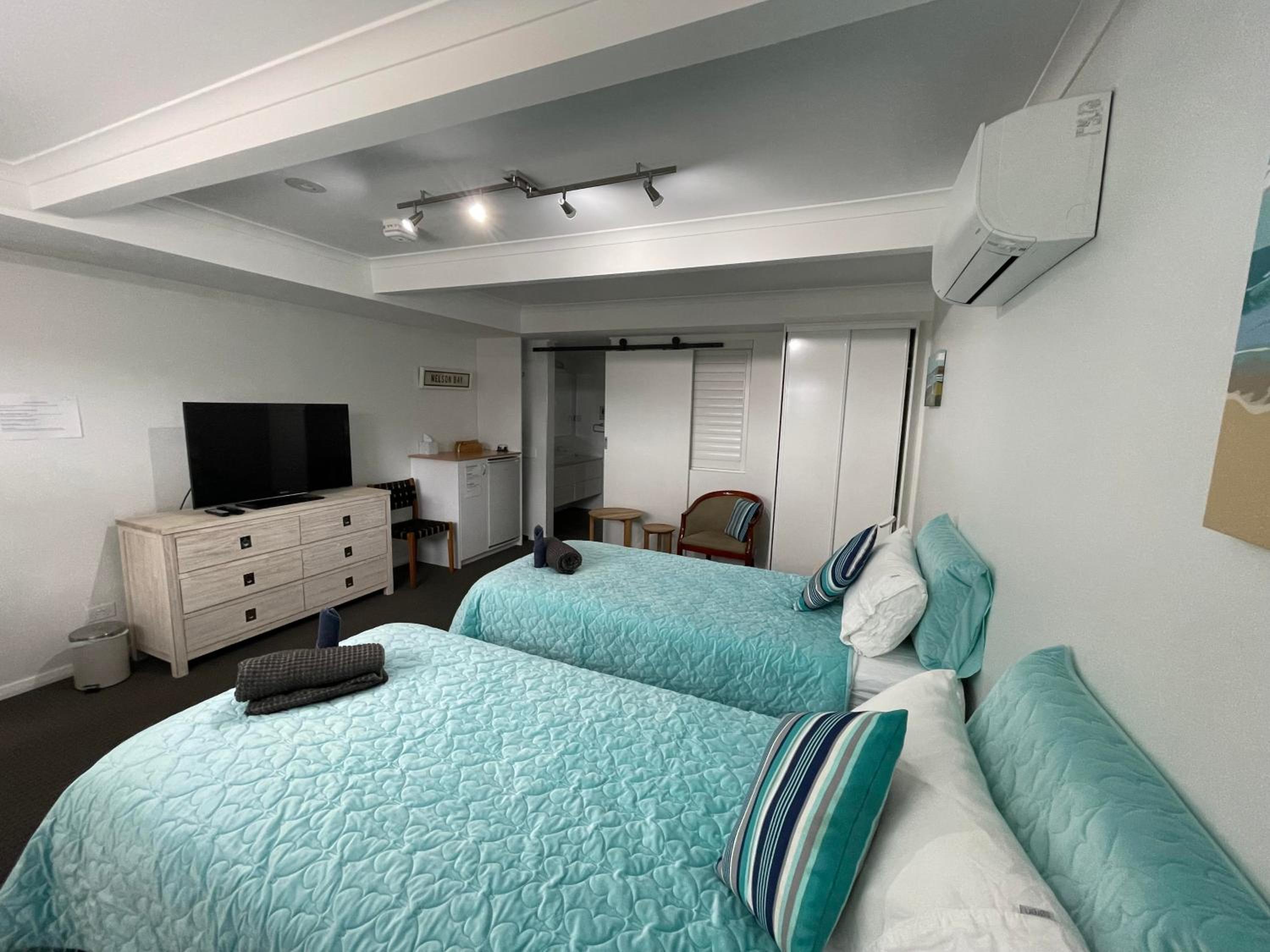 Beach & Bay Holiday Rental - Nelson Bay view 2