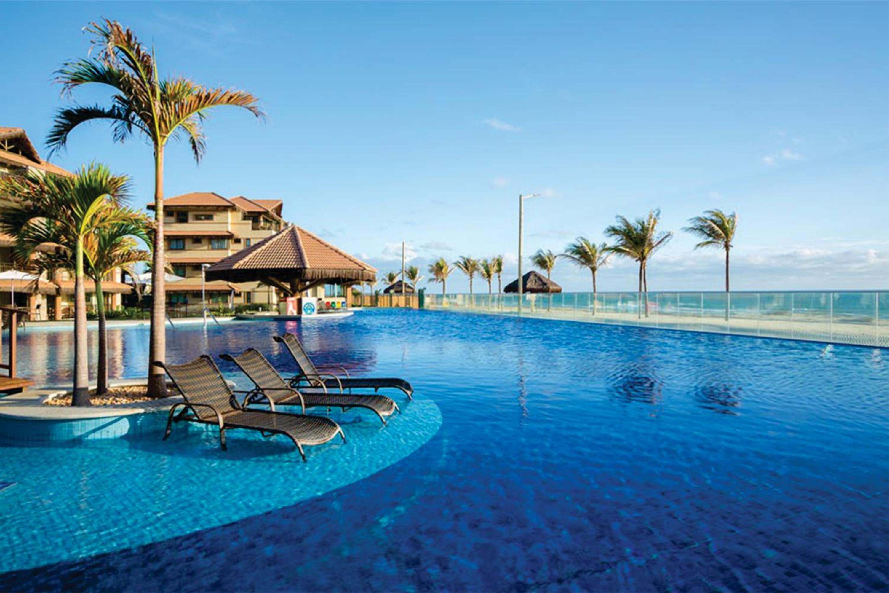Riviera Beach Place And Manhattan Golf Residence Up to 6 Adults and 3 Children