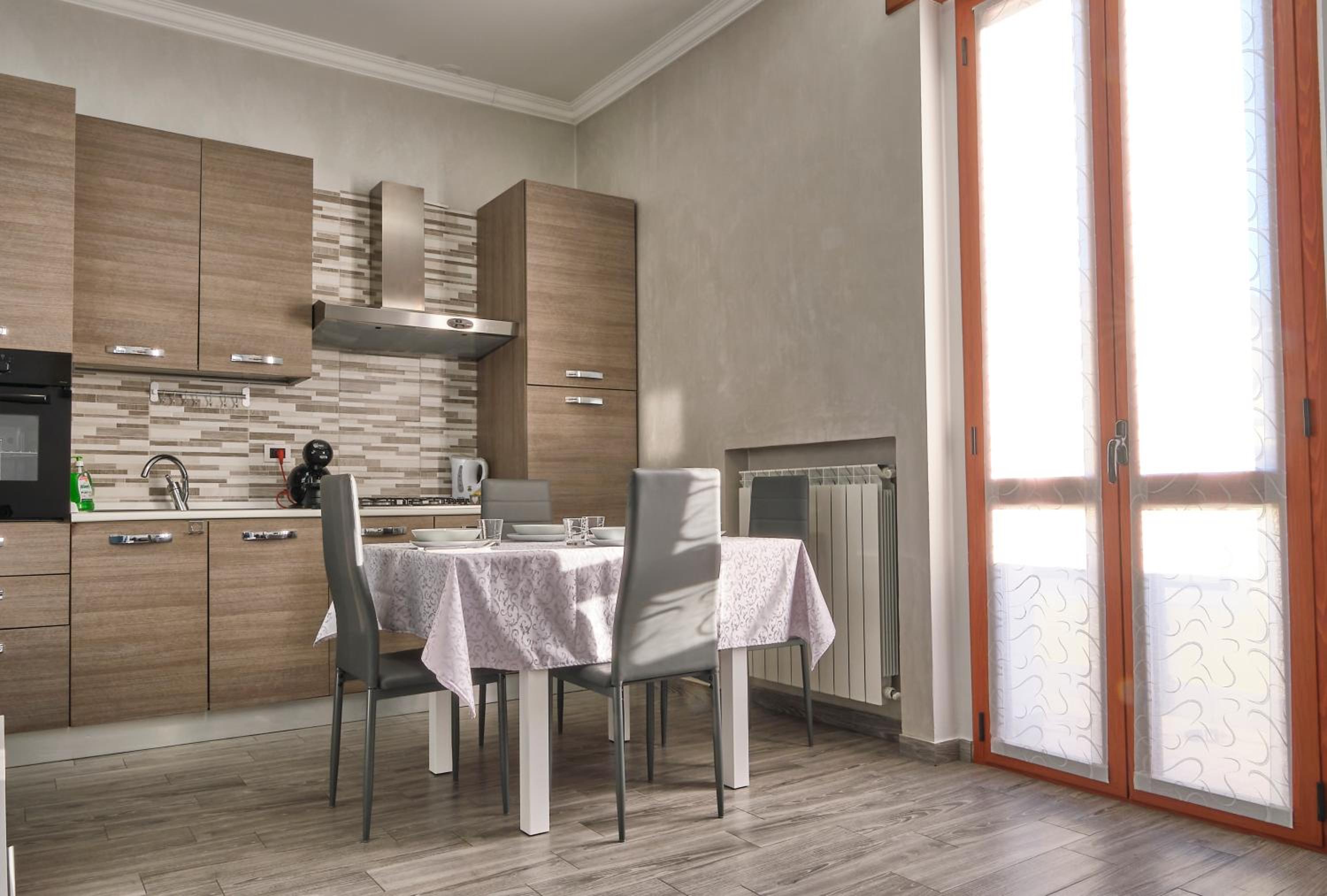 [Milano - Como] Elegante Casa con Ampio Terrazzo view 2