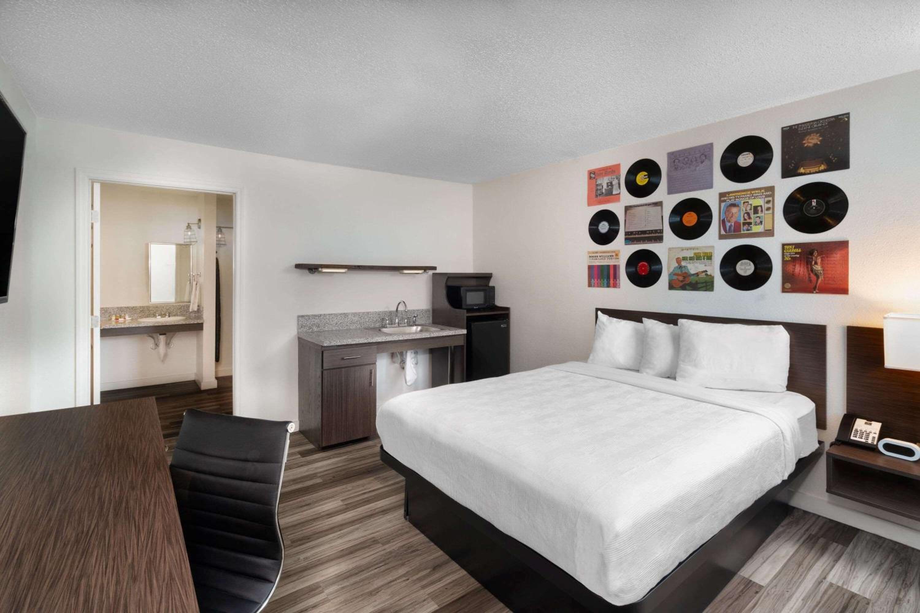 Hillside Crossing Nashville a Ramada by Wyndham - Property Image 45