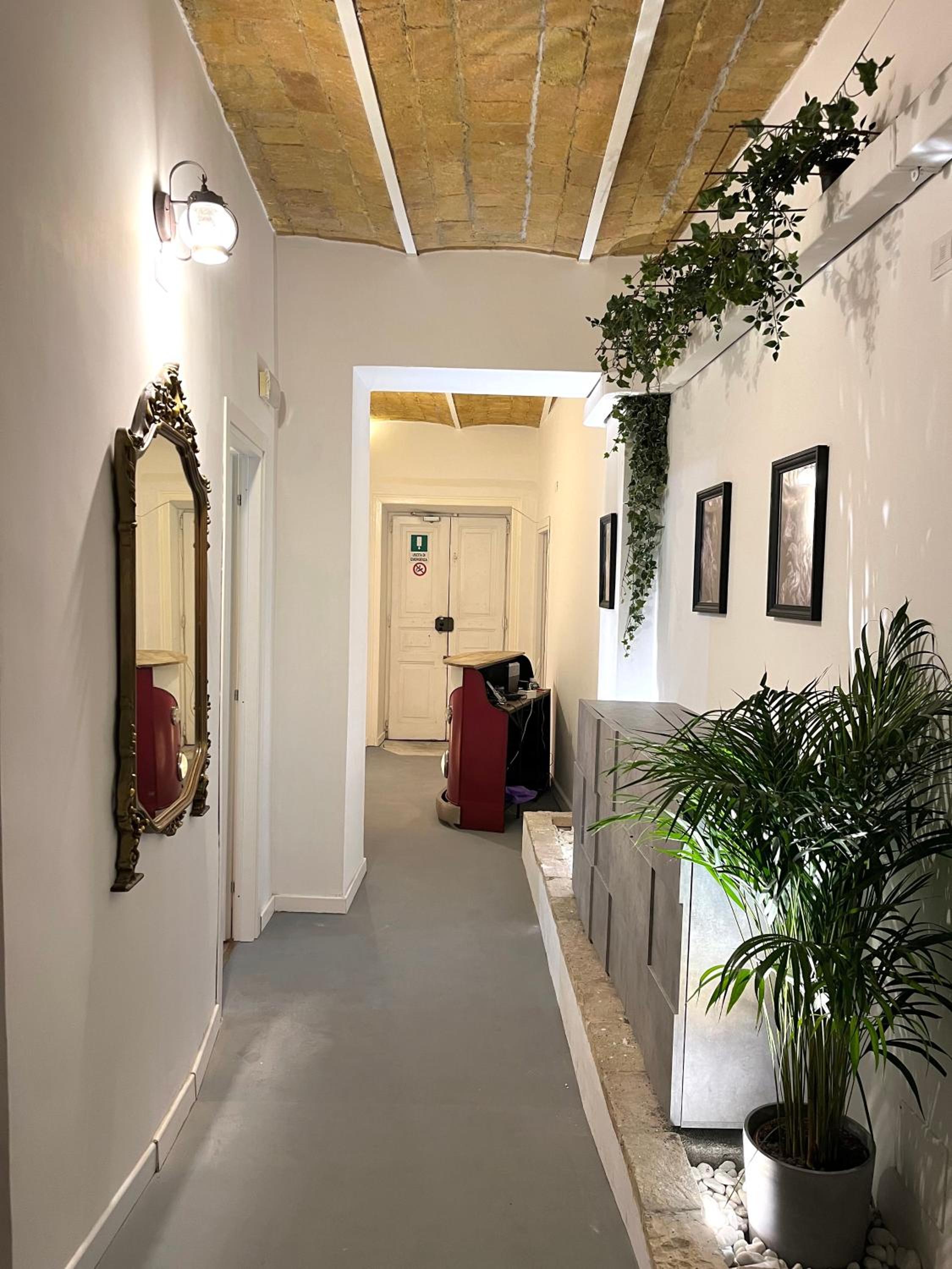 Domus Avi - Guest House