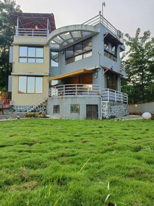 Sunils villa with private pool, Machan and play area in Karjat