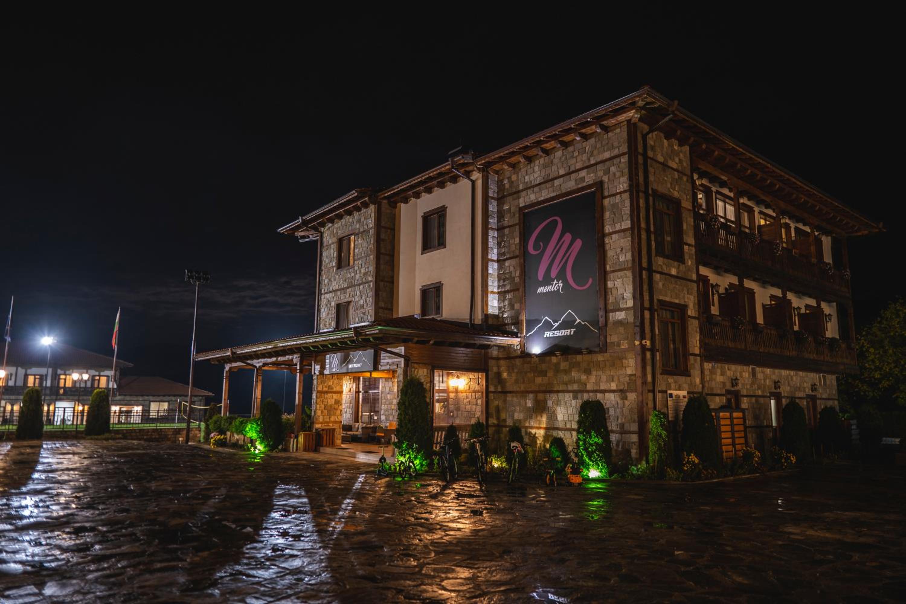 Hotel Mentor Resort - Image 1