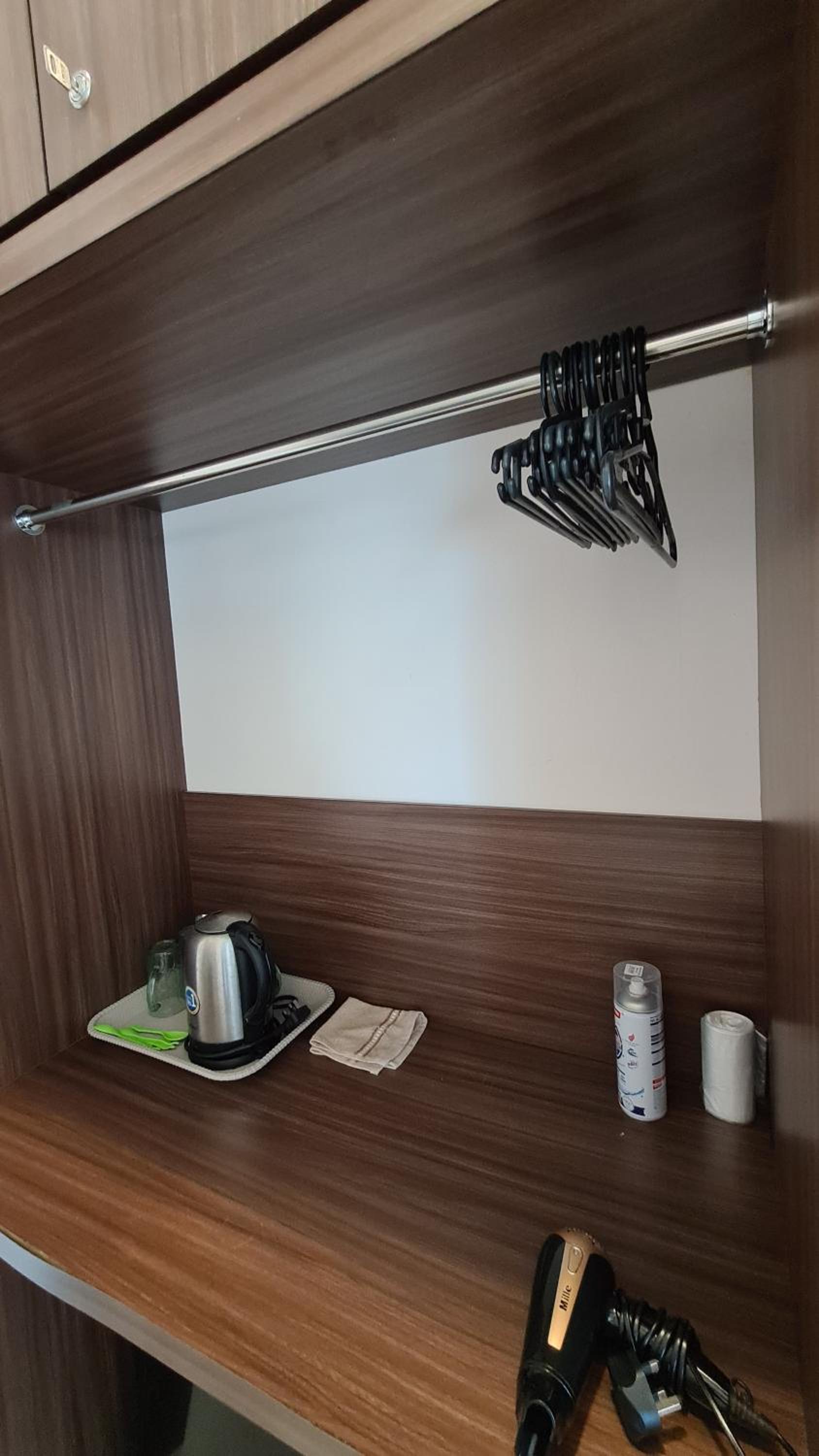KK Aeropod Corner unit A near Airport and City Free Parking photo 7