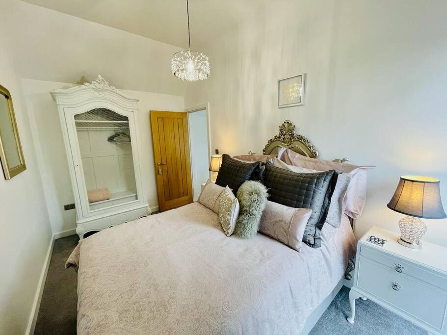 4 The Salt Yard, Whitstable - free parking, centre of town, 2 min walk to beach view 2