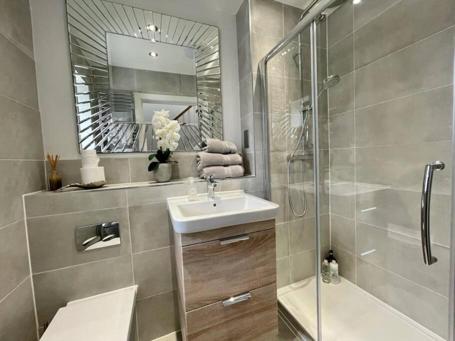 4 The Salt Yard, Whitstable - free parking, centre of town, 2 min walk to beach view 5