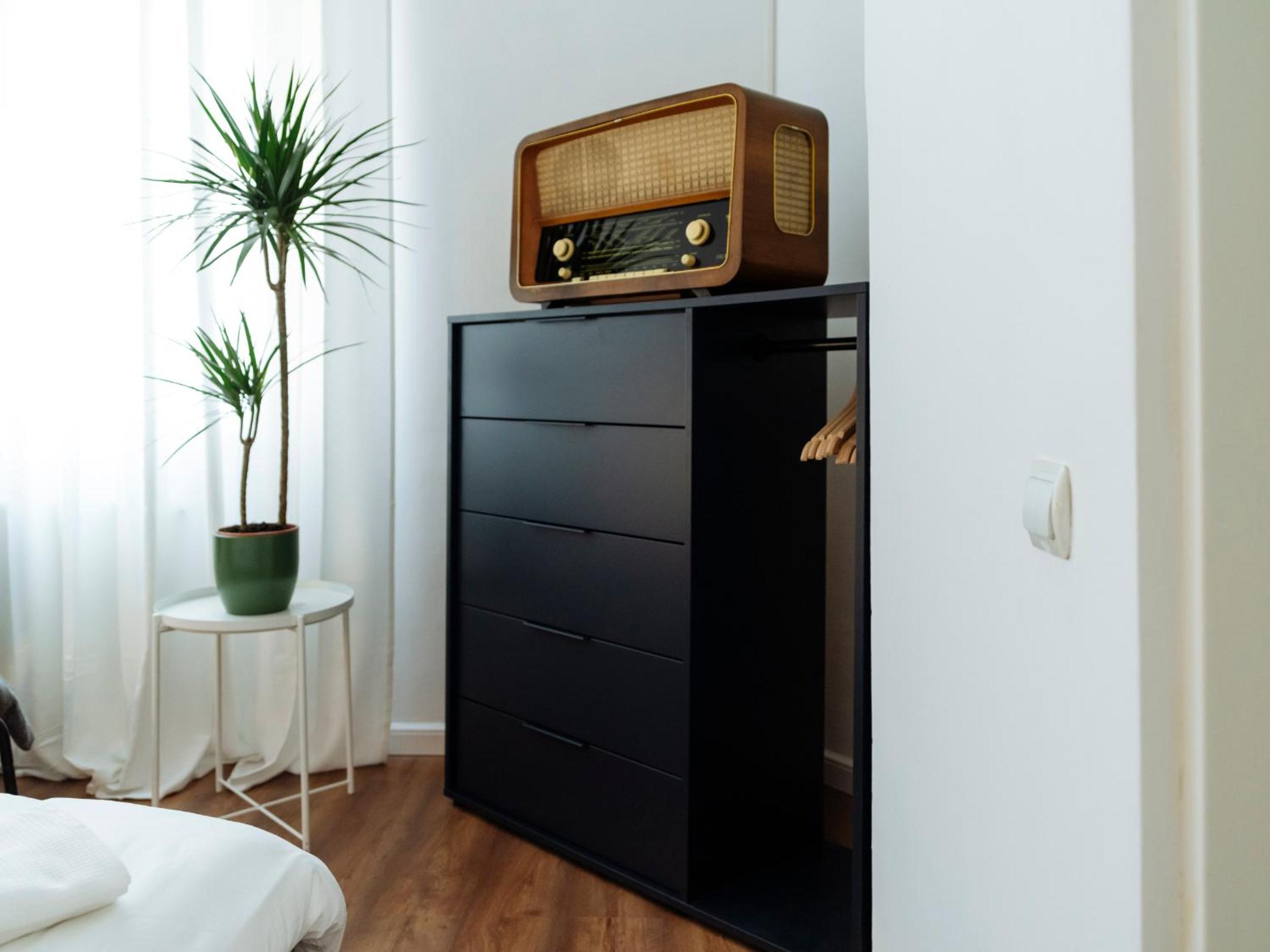 Lovely vintage double studio in city center view 5