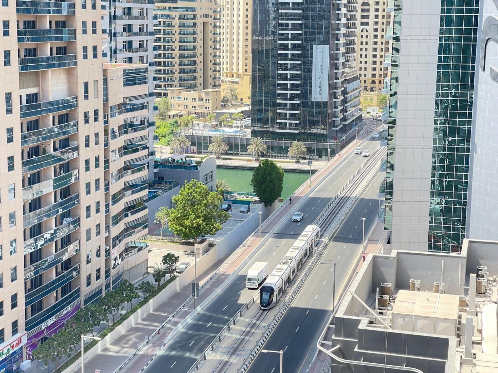 Luxury Room with Marina view close to JBR Beach and Metro with Shared Kitchen