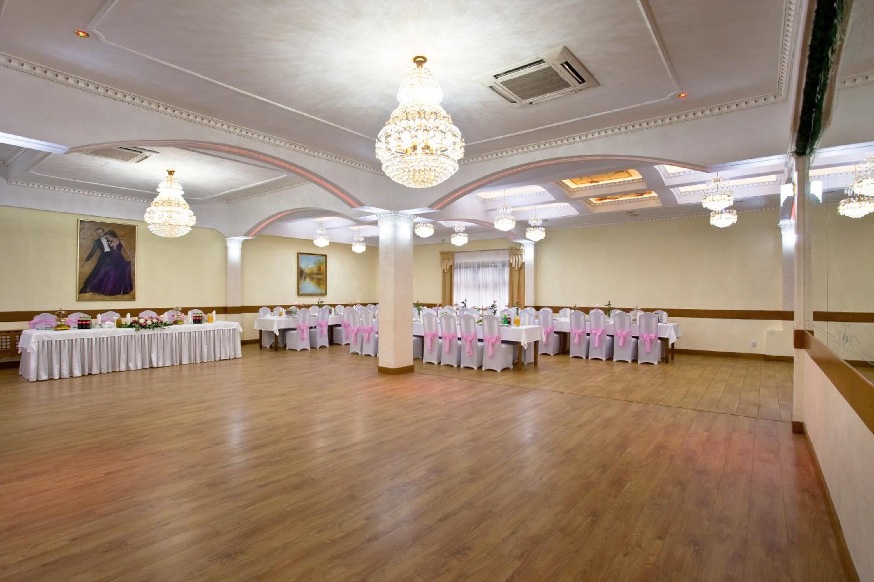 banquet hall