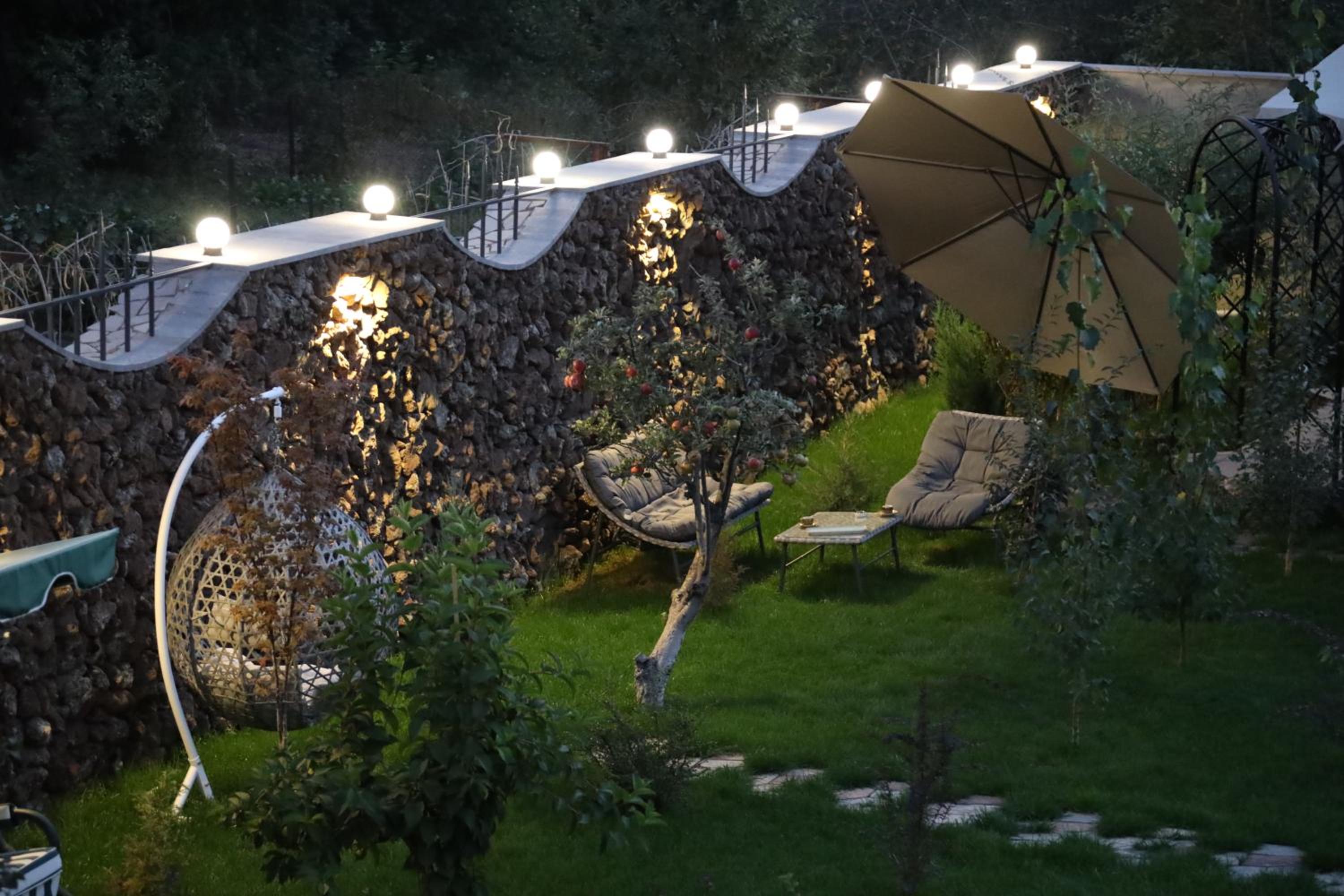 REDROOF Goris Boutique Hotel