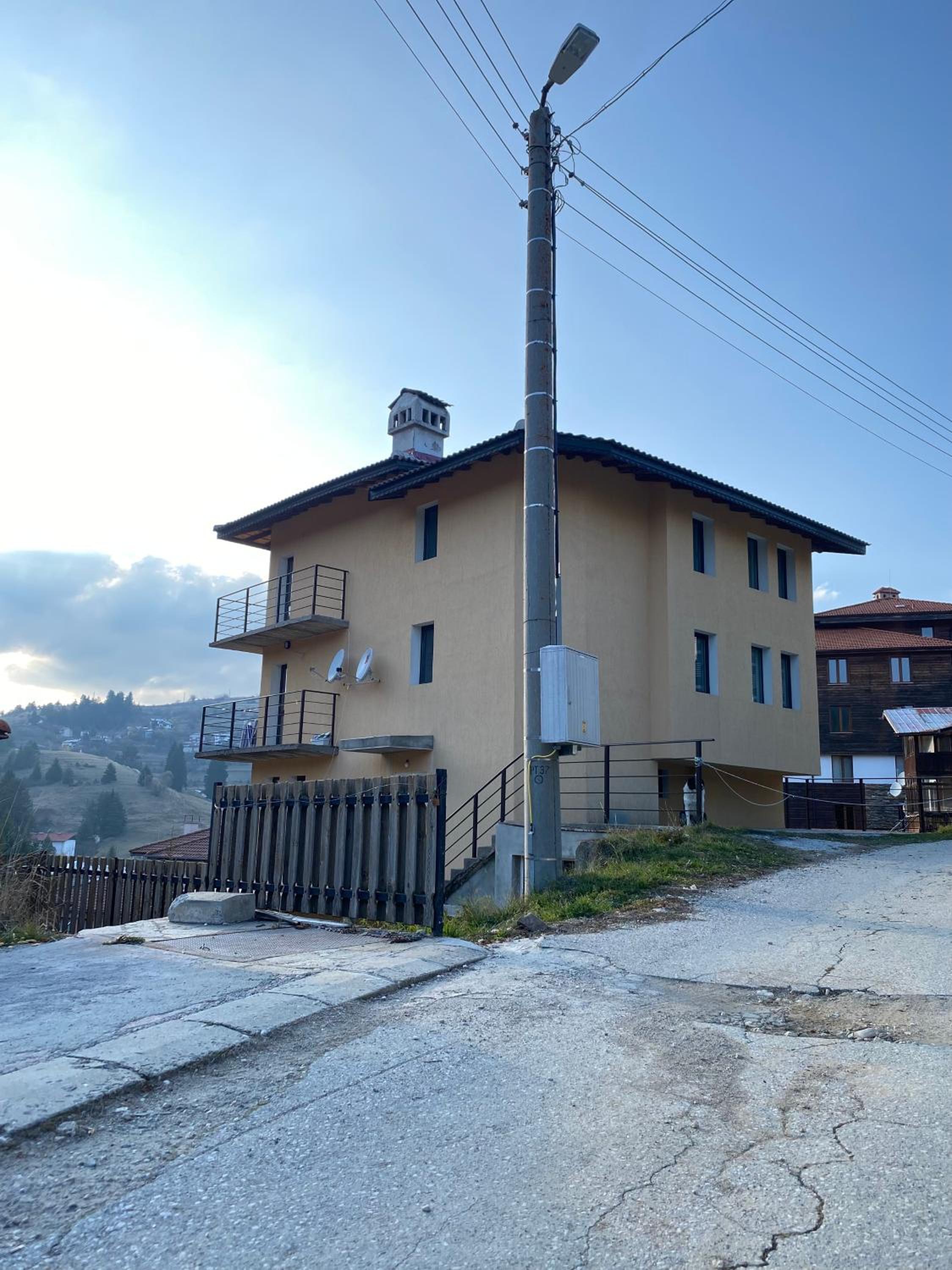 Stoykite Escape House view 2