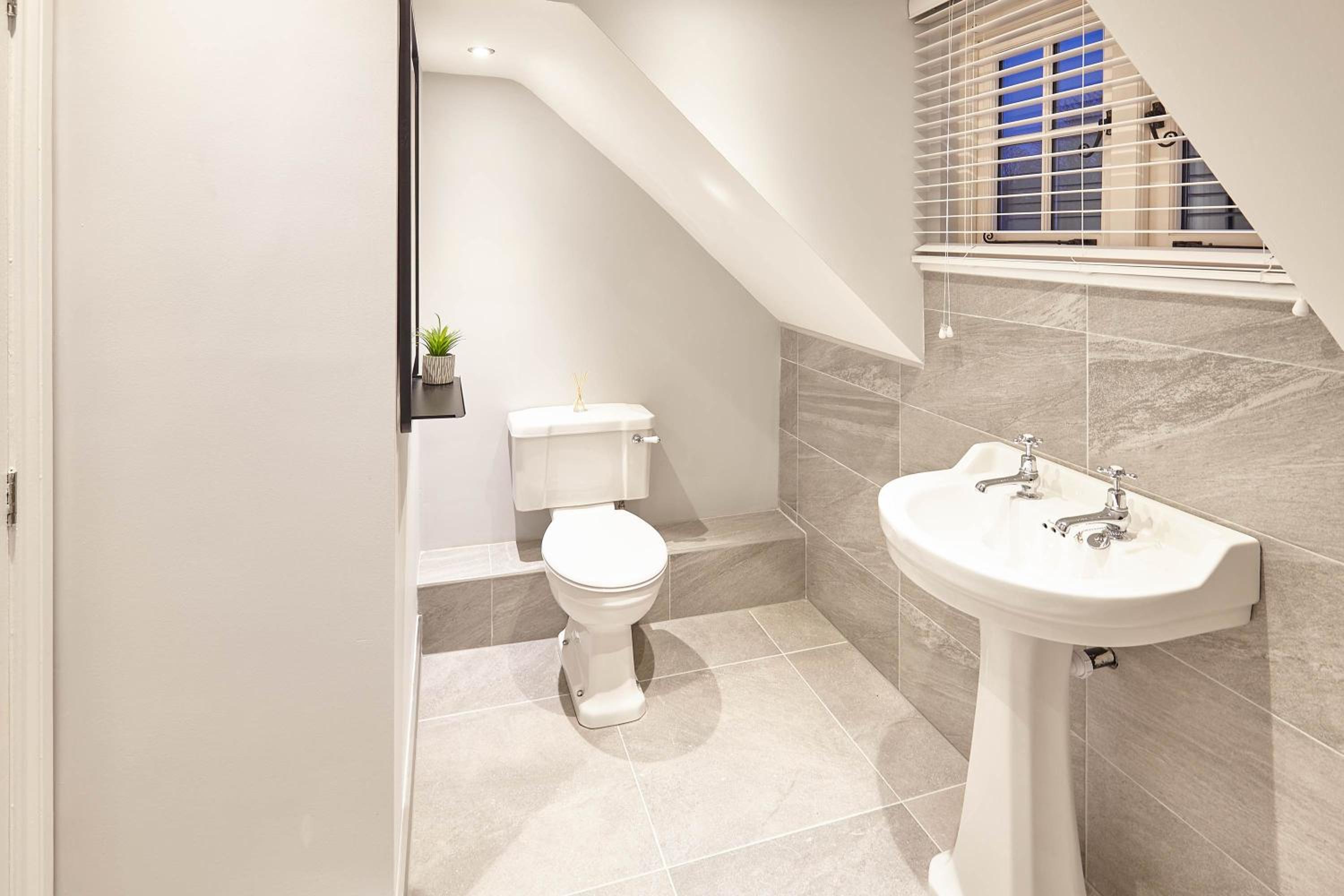 Host & Stay- Graham House