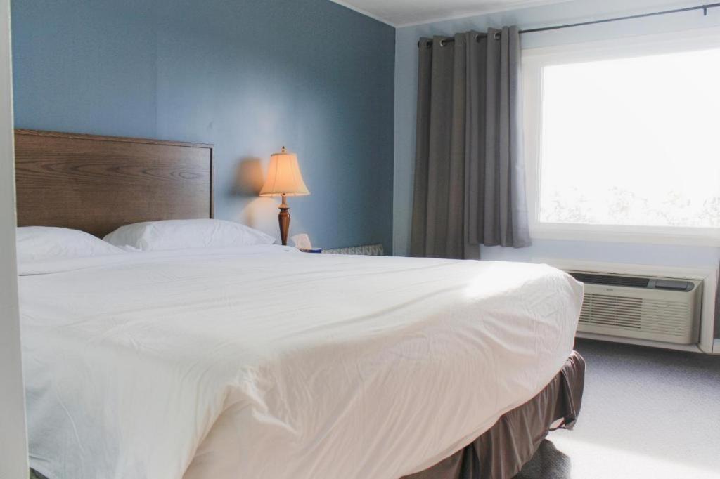 Carolyn Beach Inn