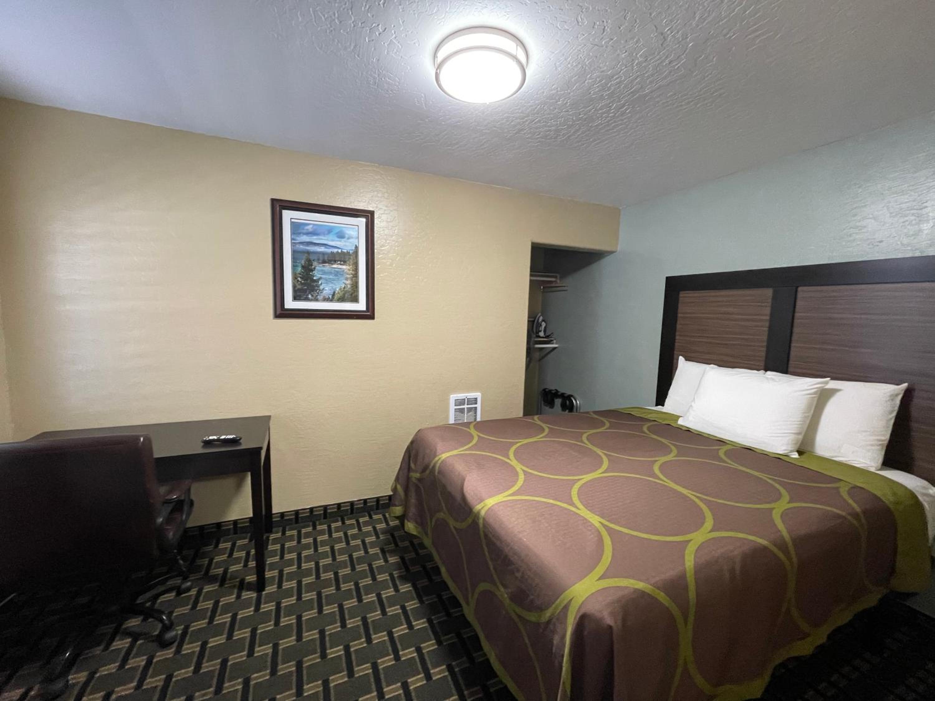 Lake Tahoe Vacations - Pinewood Inn - Property Image 20