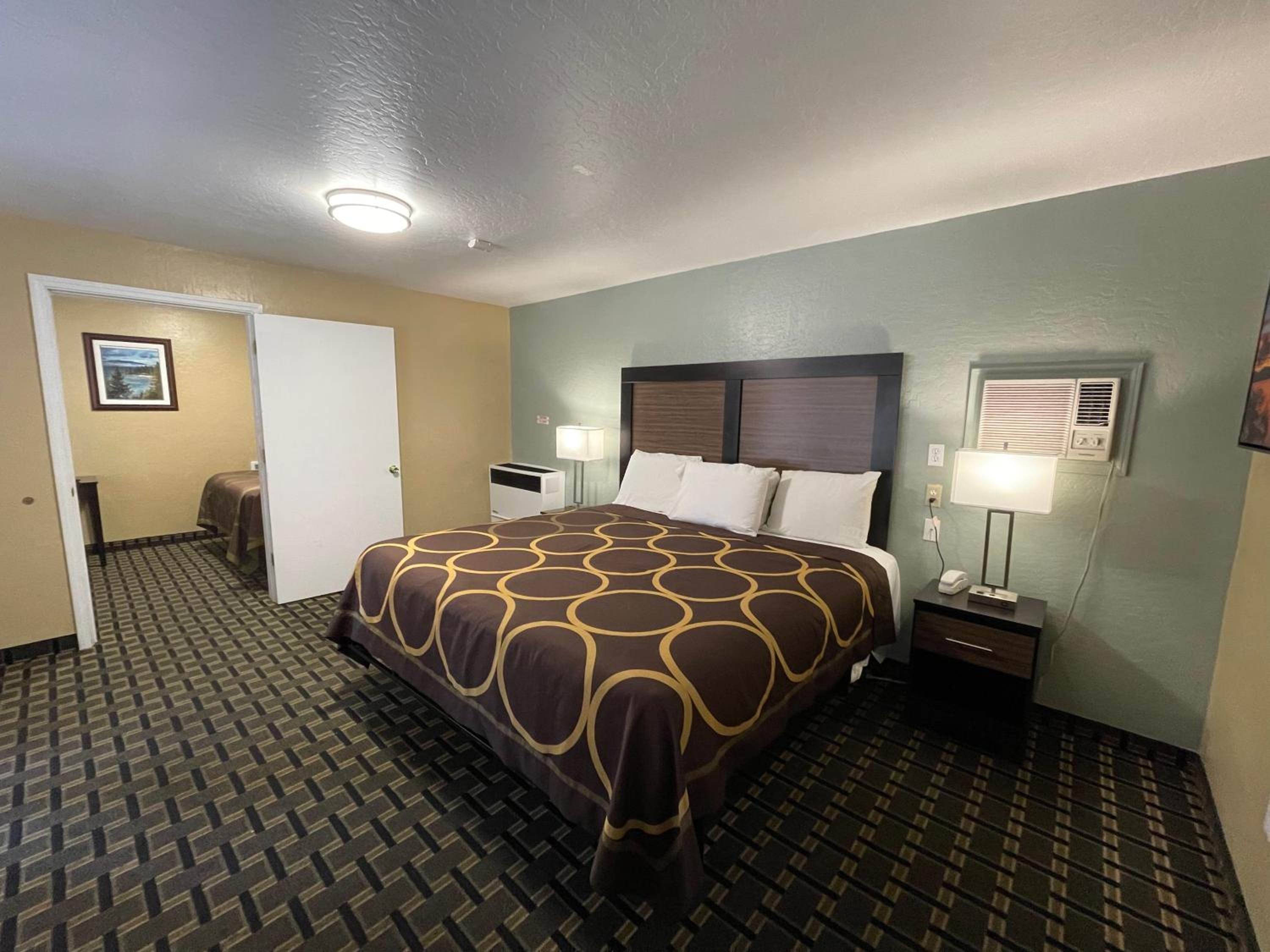 Lake Tahoe Vacations - Pinewood Inn - Property Image 21