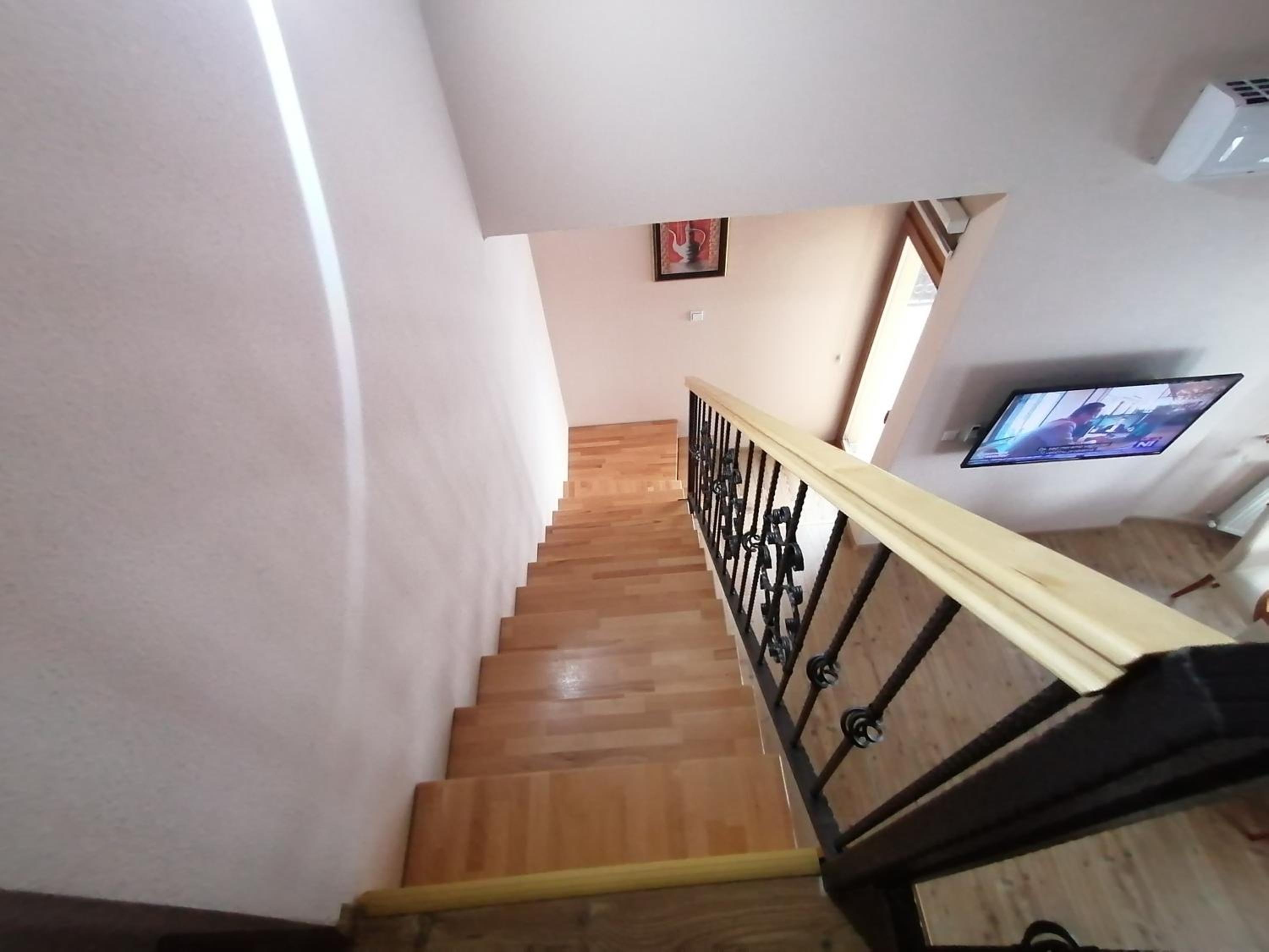 Photo 33