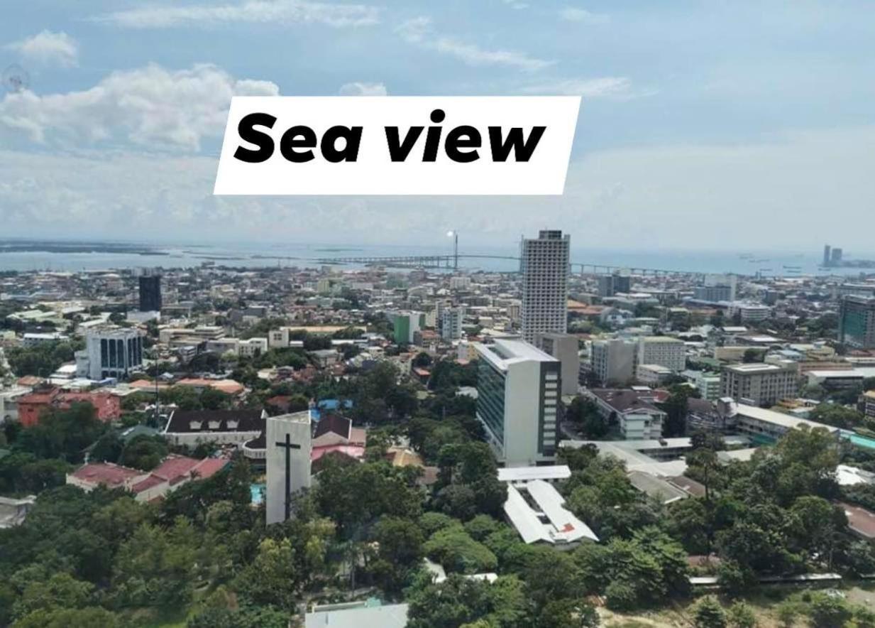 Horizon 101 A1 Shortwalk Robinson mall mango square bars free Pool view 5
