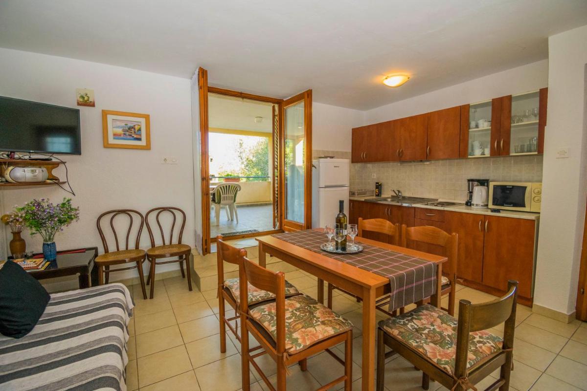 Apartment IN KLANICE Dobrinj, island Krk view 4