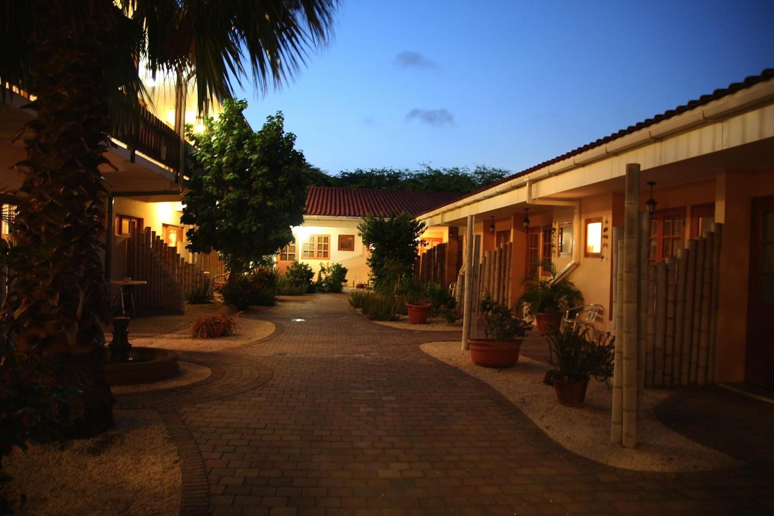 Camacuri Apartments