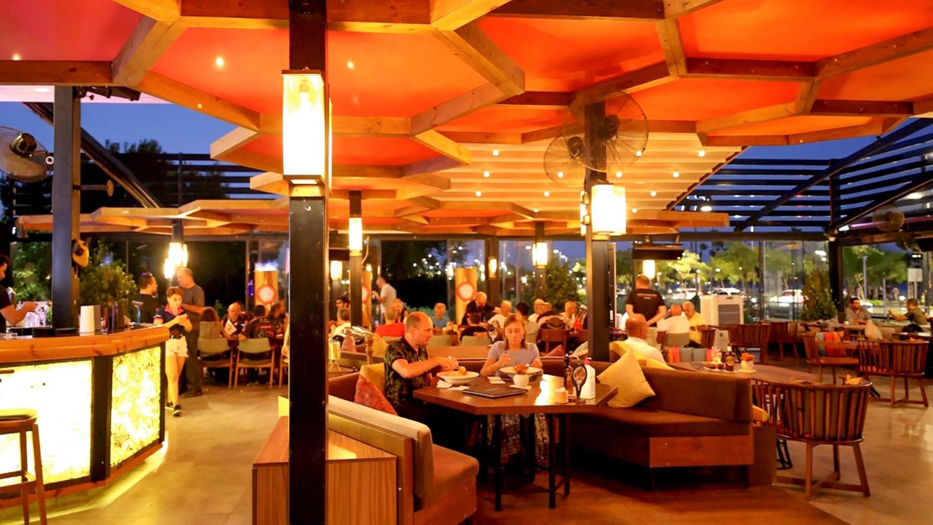 The Corner Park Hotel - Image 53