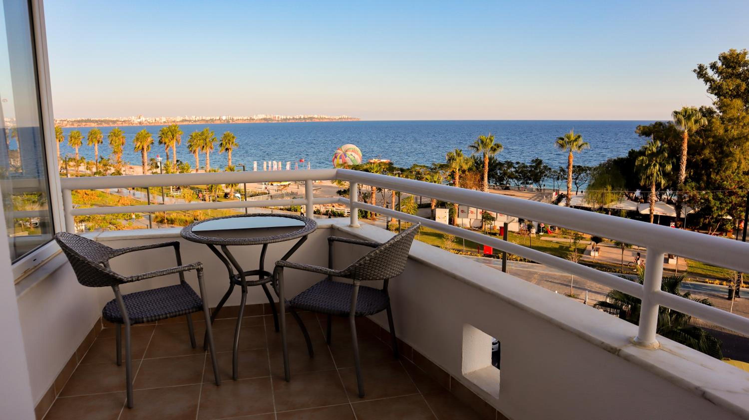 The Corner Park Hotel - Image 69