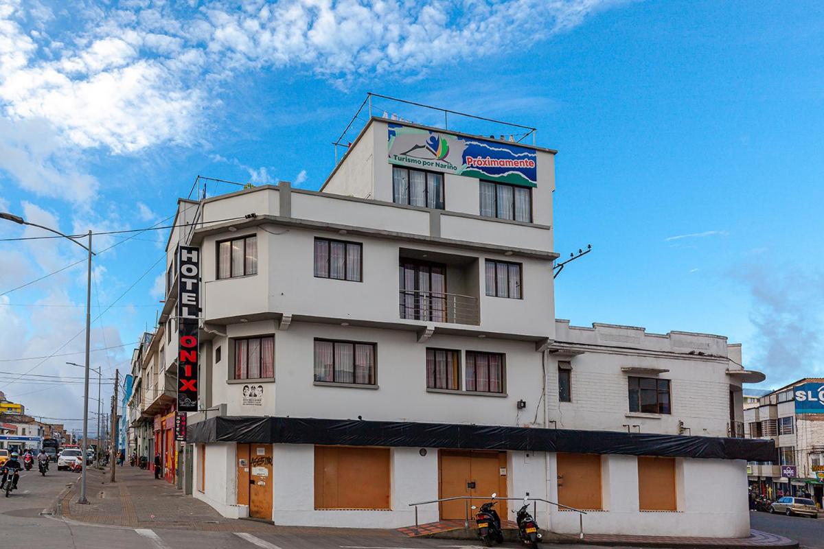 Hotel Ayenda Onix Suite - Image 1