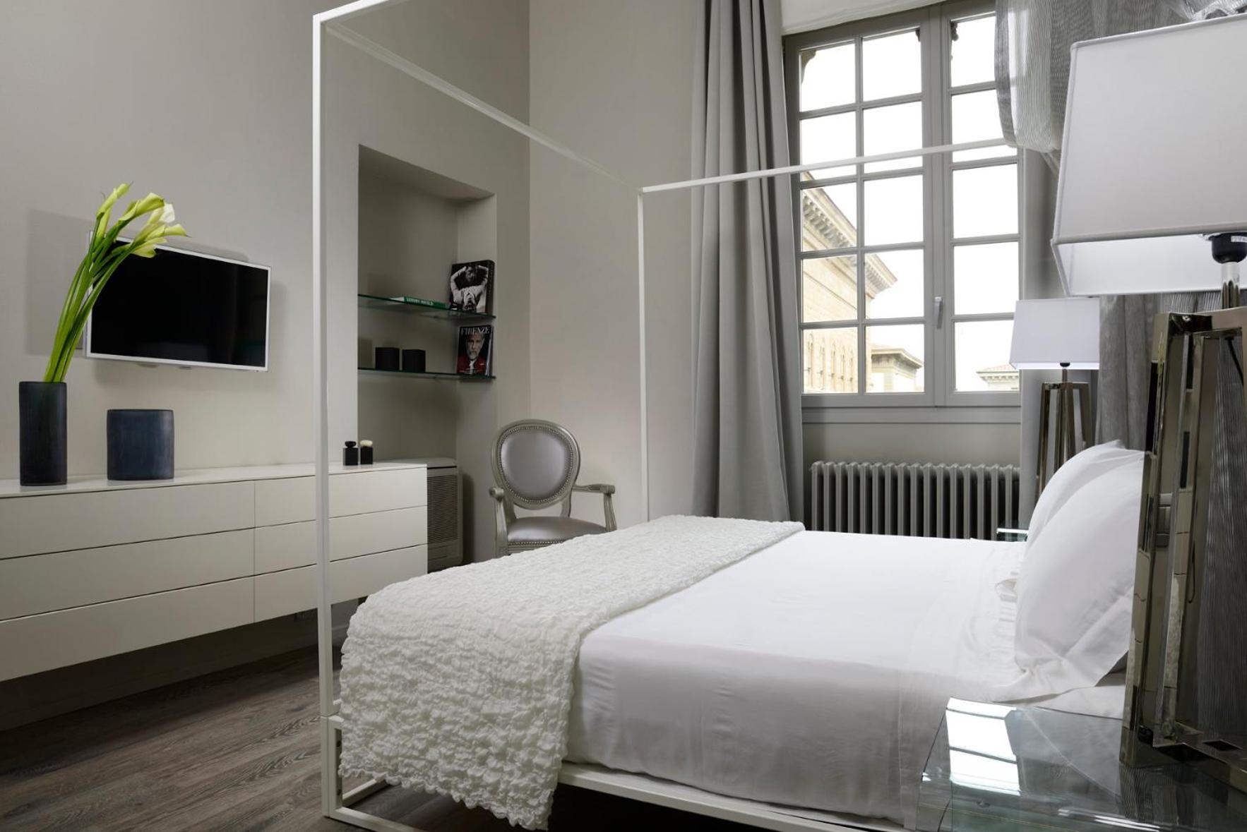 Strozzi Square Amazing House