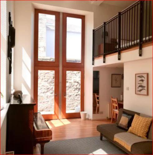 Central Mezzanine Apartment in Historic School view 5