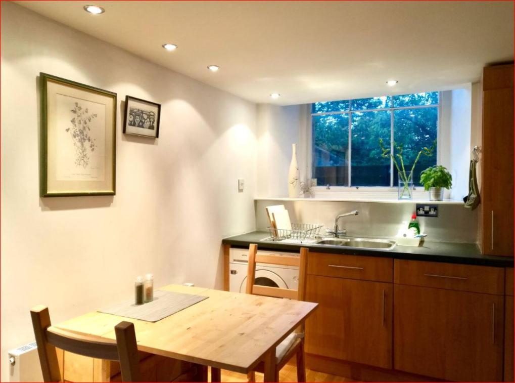 Central Mezzanine Apartment in Historic School view 3