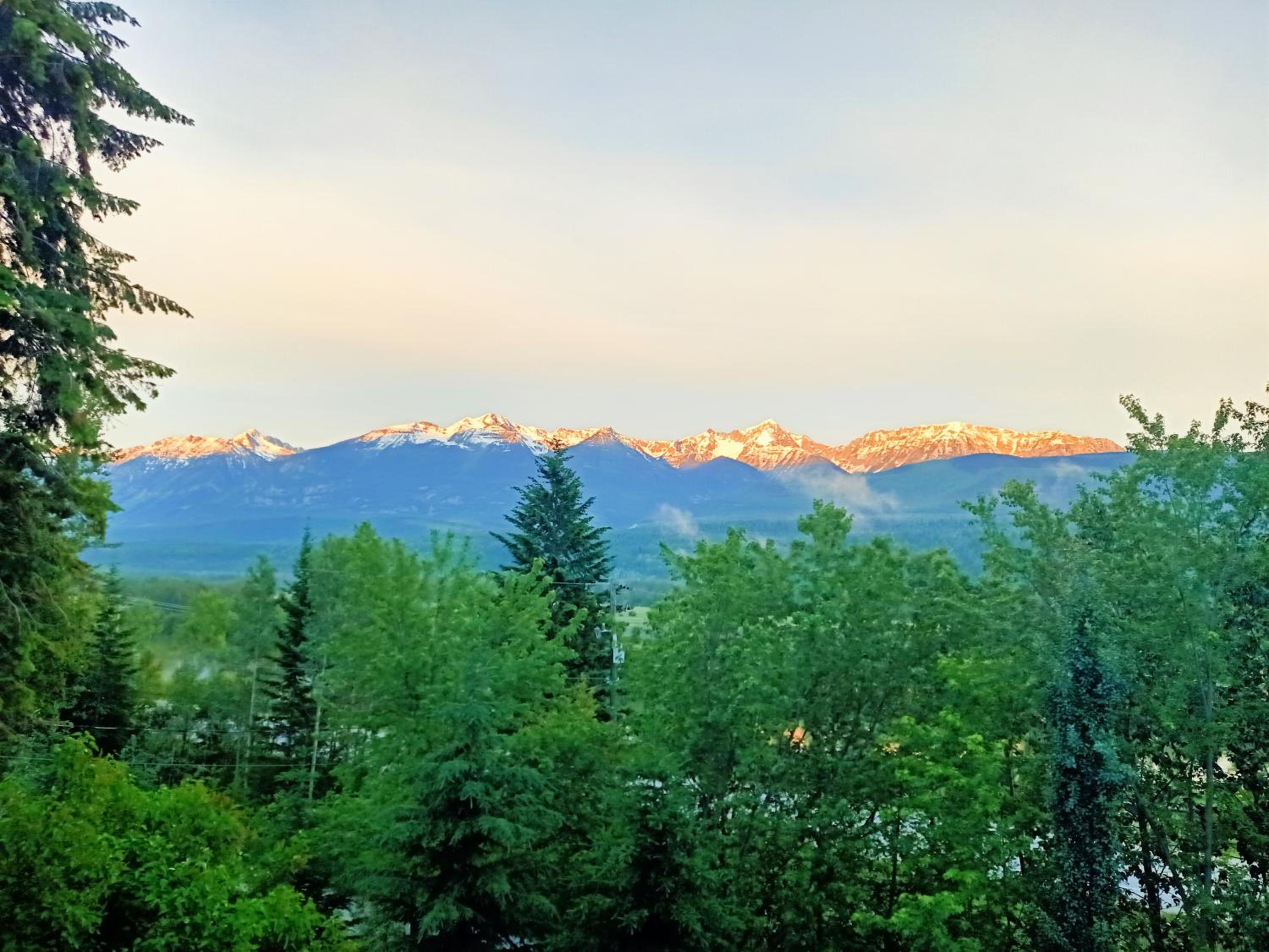 Golden Vacations - 2mins to Town, AC  Sauna, Self Check-in, Full Kitchen, Free Laundry  Parking, Family Pet Friendly, Comfortably Sleeps Up To 10 - Property Image 38