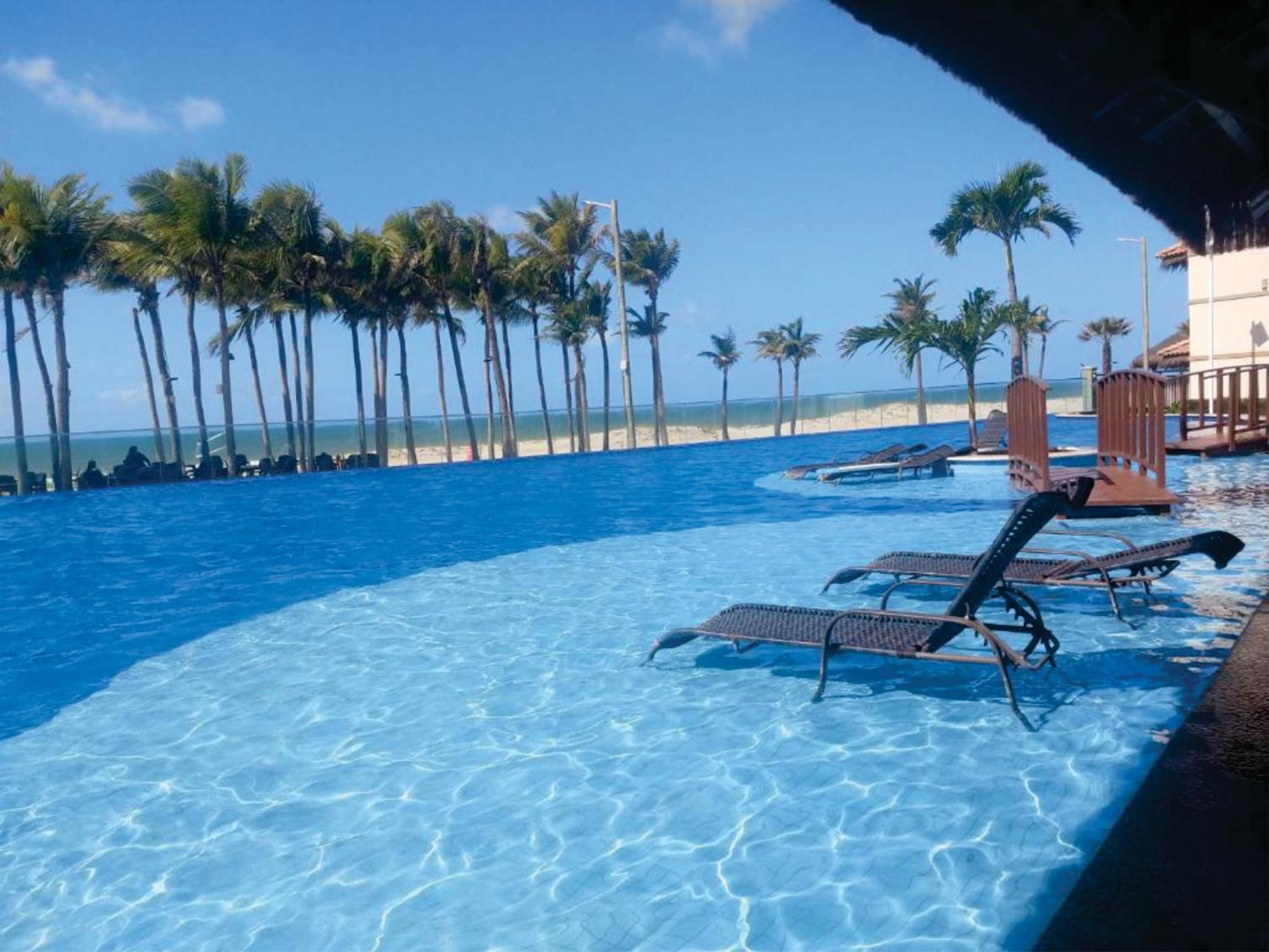 Riviera Beach Place And Manhattan Golf Residence Up to 6 Adults and 3 Children