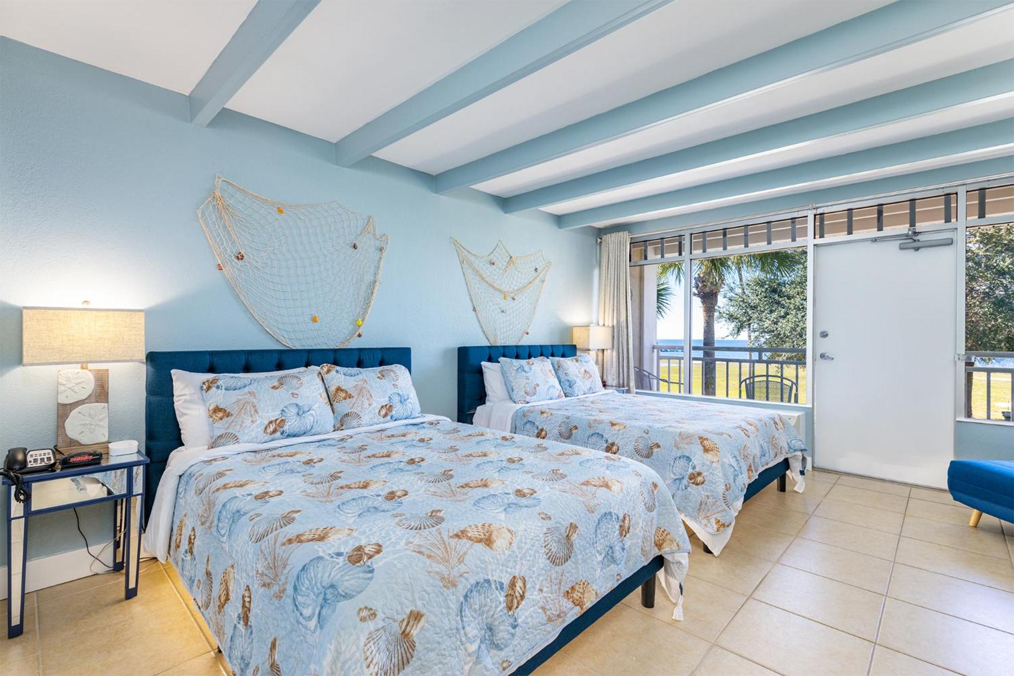 Come Stay Where the Dolphins Play! view 5