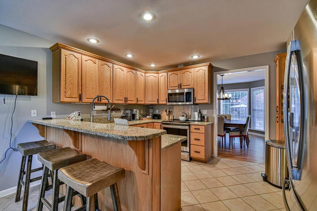 Gorgeous home with hot tub just 7 miles to downtown Asheville! view 2
