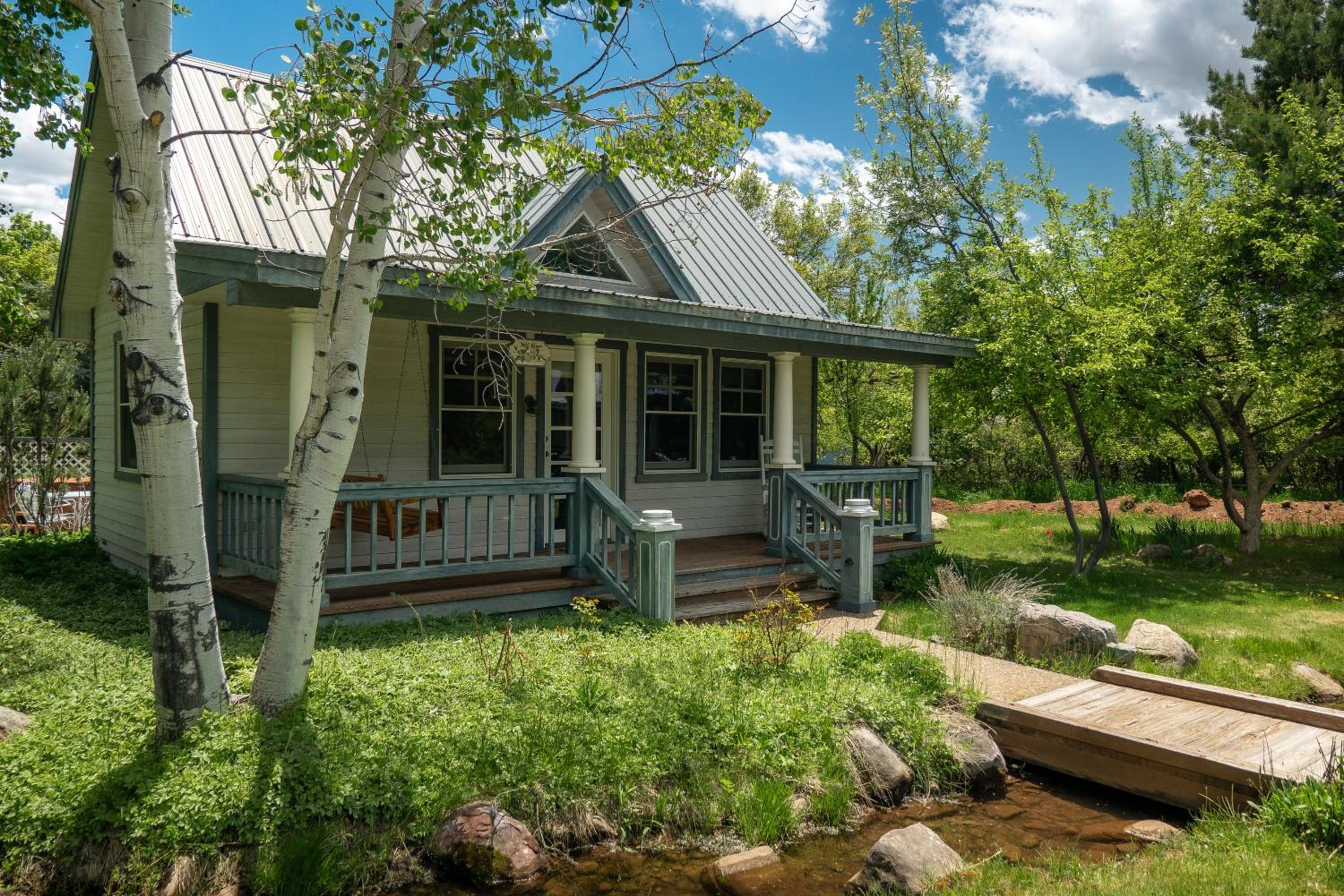 Apple Orchard Inn