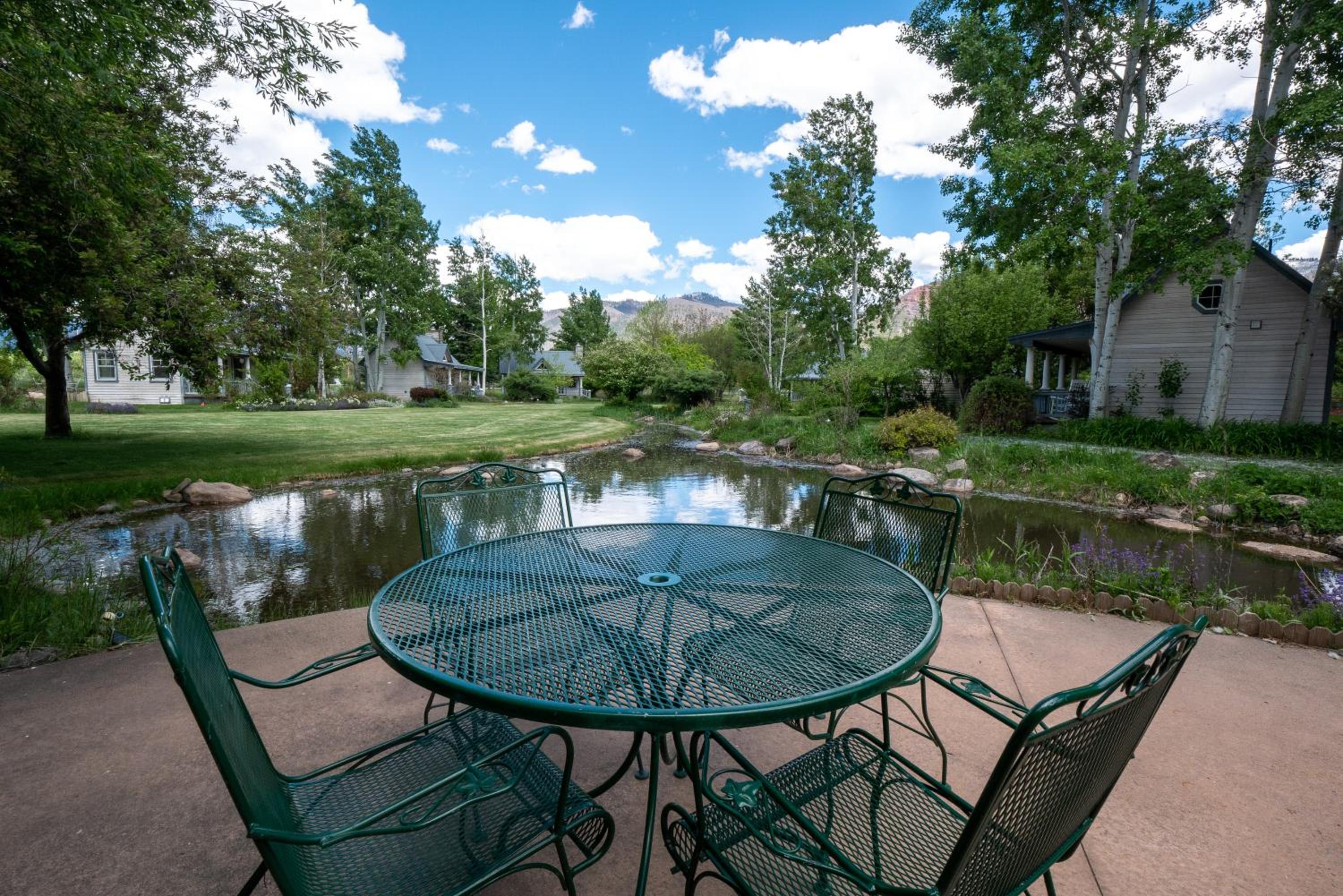 Apple Orchard Inn