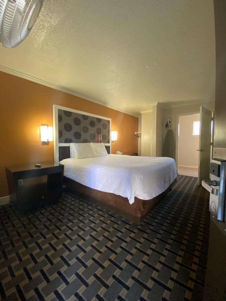 Lake Tahoe Vacations - Budget INN At The Heavenly Gondola - Property Image 60