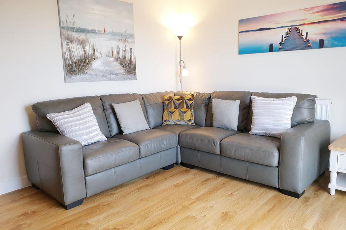 GWEL Y TYWYN - 2 BED APT-ON THE BEACH-TREARDDUR view 4