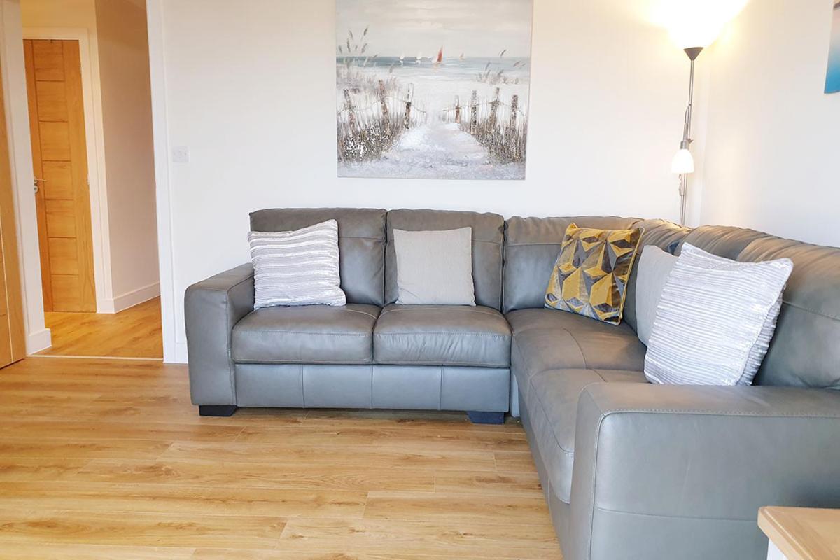 GWEL Y TYWYN - 2 BED APT-ON THE BEACH-TREARDDUR view 2